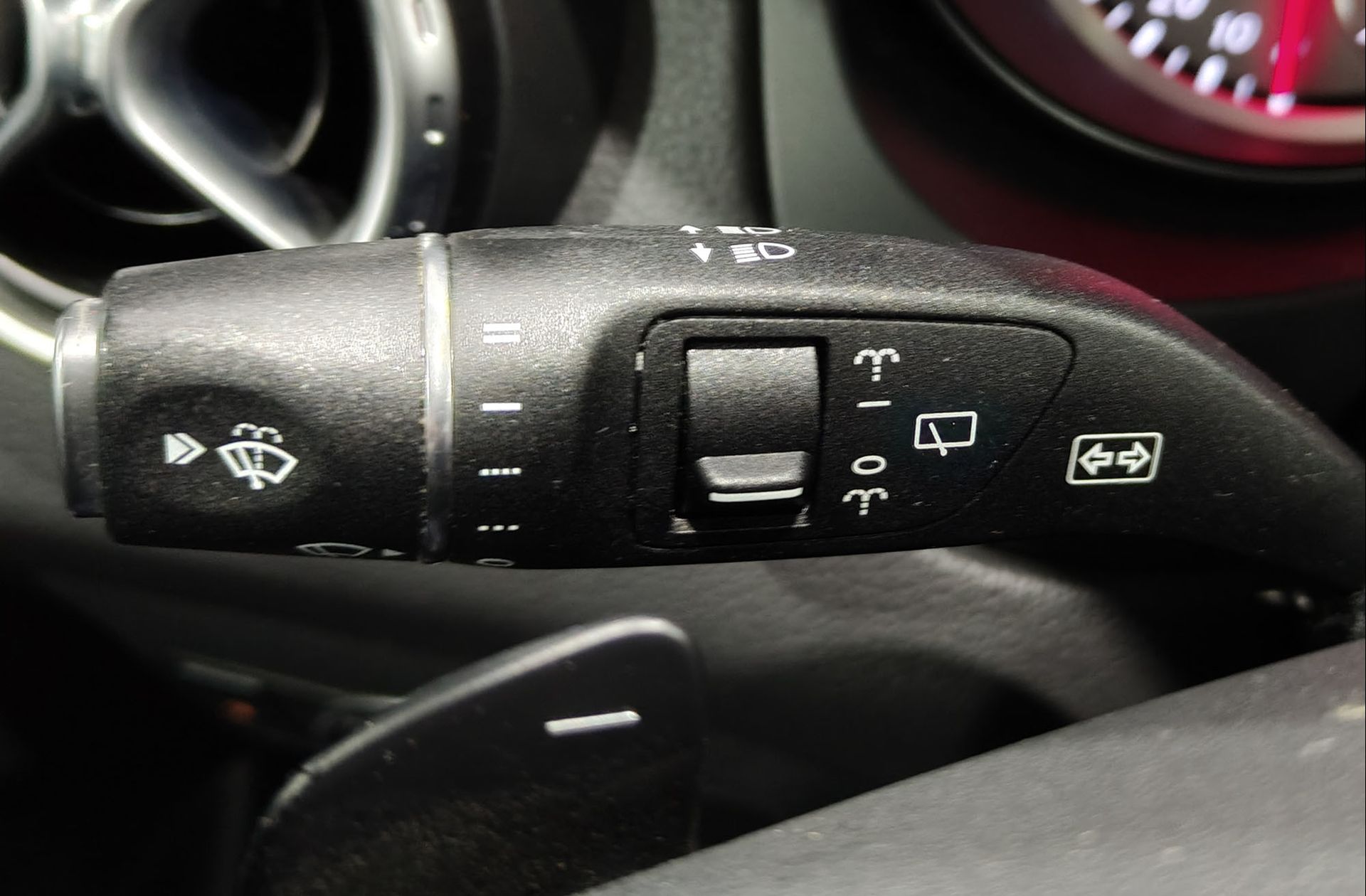 Mercedes-Benz GLA 220 d Urban - foto 23