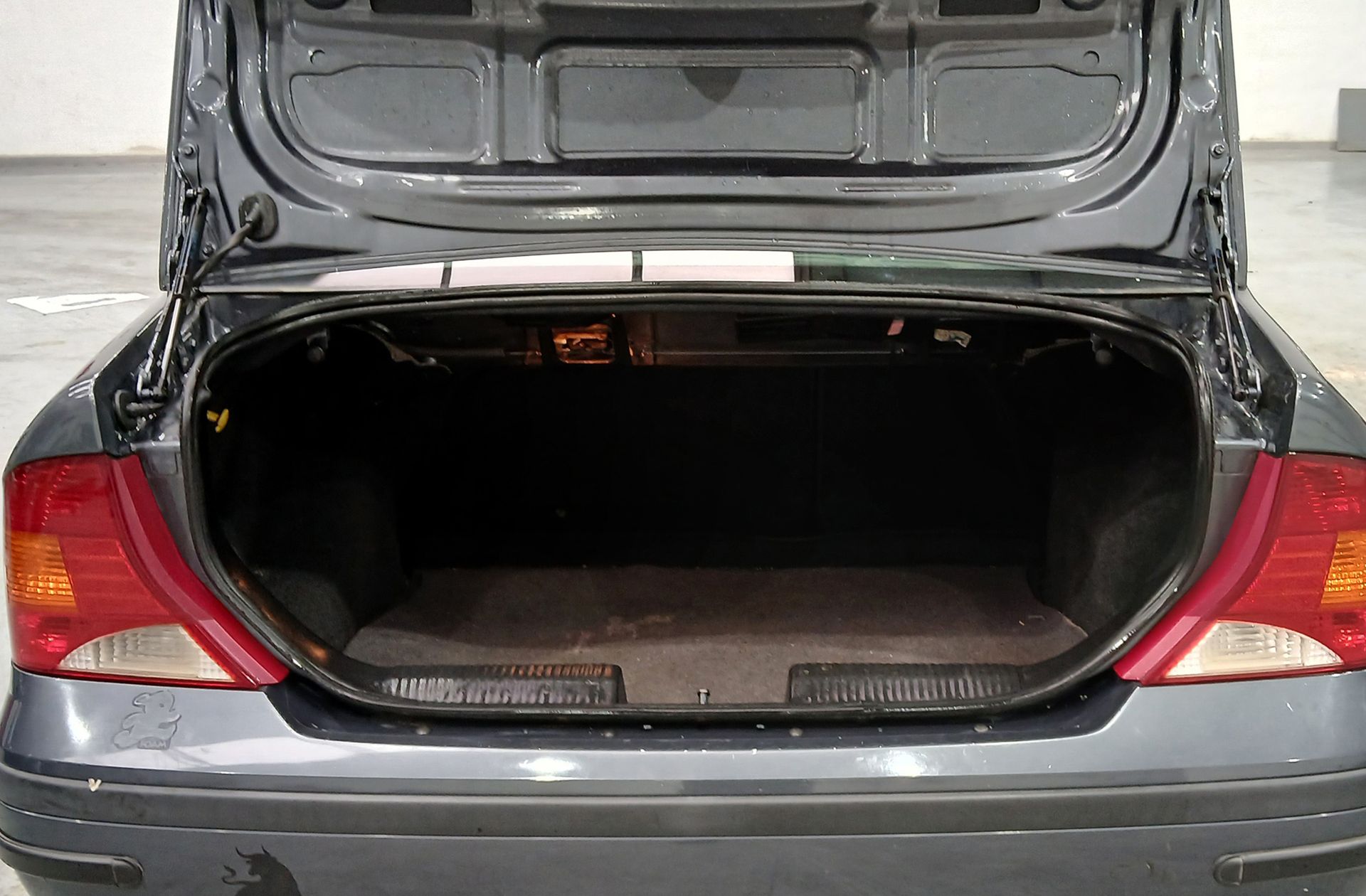Ford Focus 1.6 Sedan Ghia - foto 12