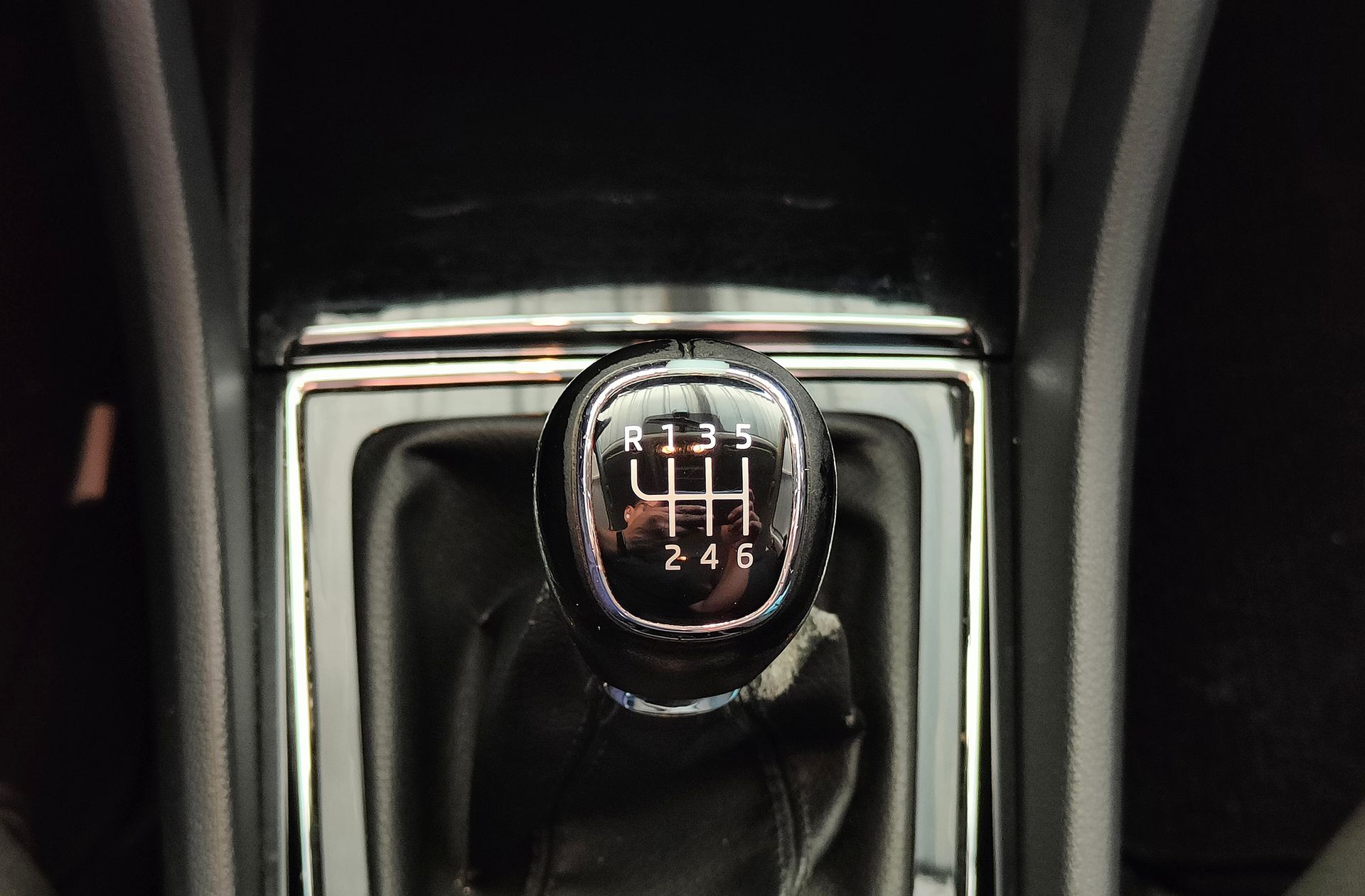 Škoda Karoq 1.6 TDI Ambition - foto 5