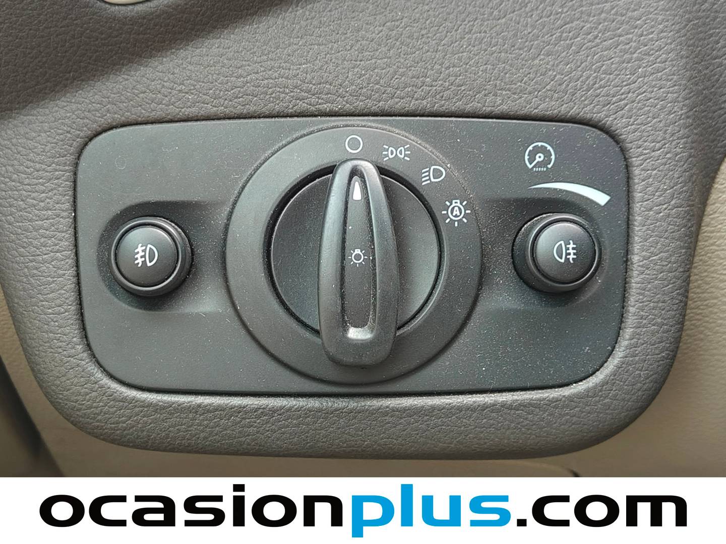 Equipamiento del Ford C-Max Ford C-Max 2.0 TDCI Titanium (140 CV)