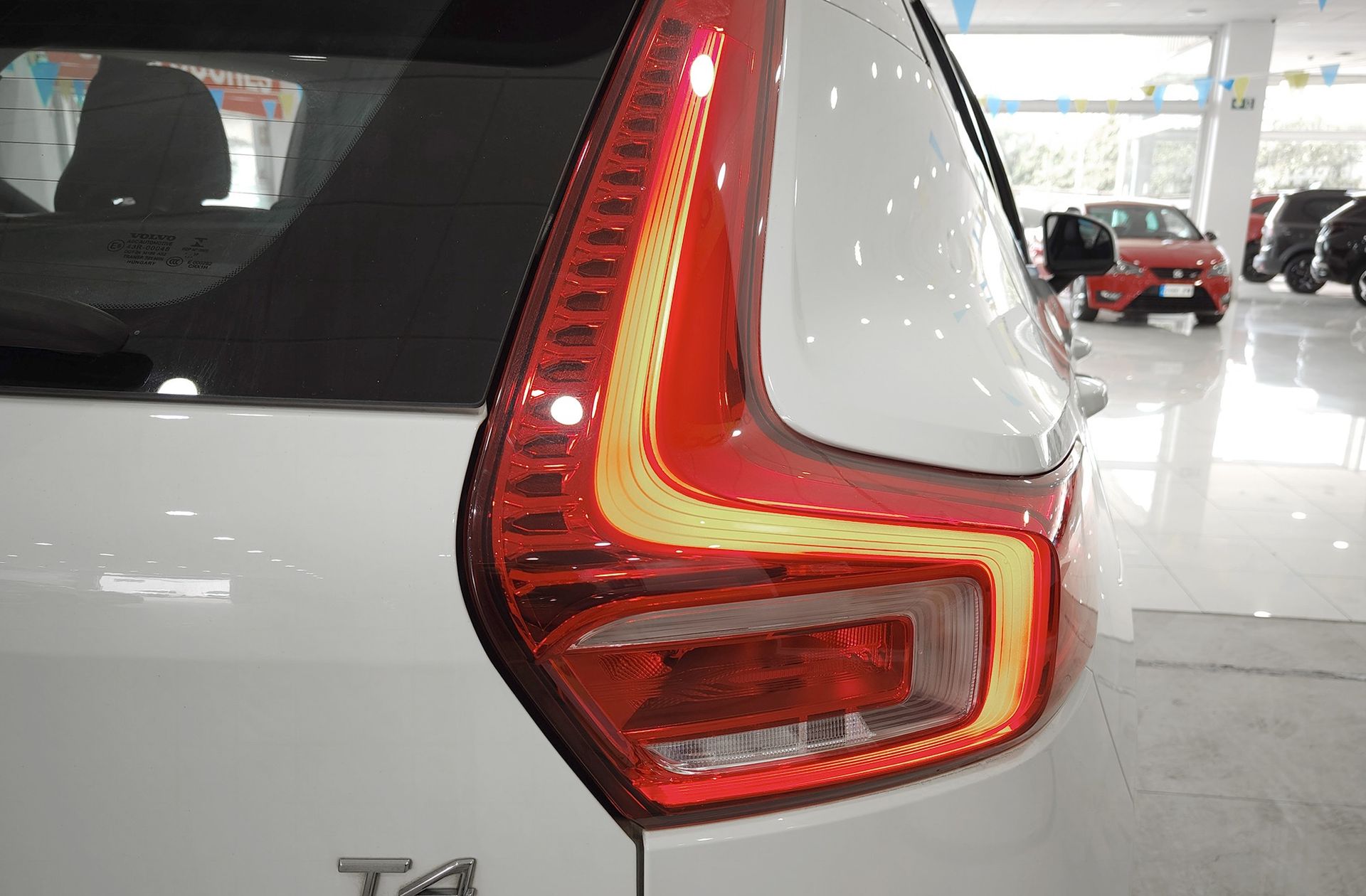 Volvo XC40 T4 Momentum - foto 17