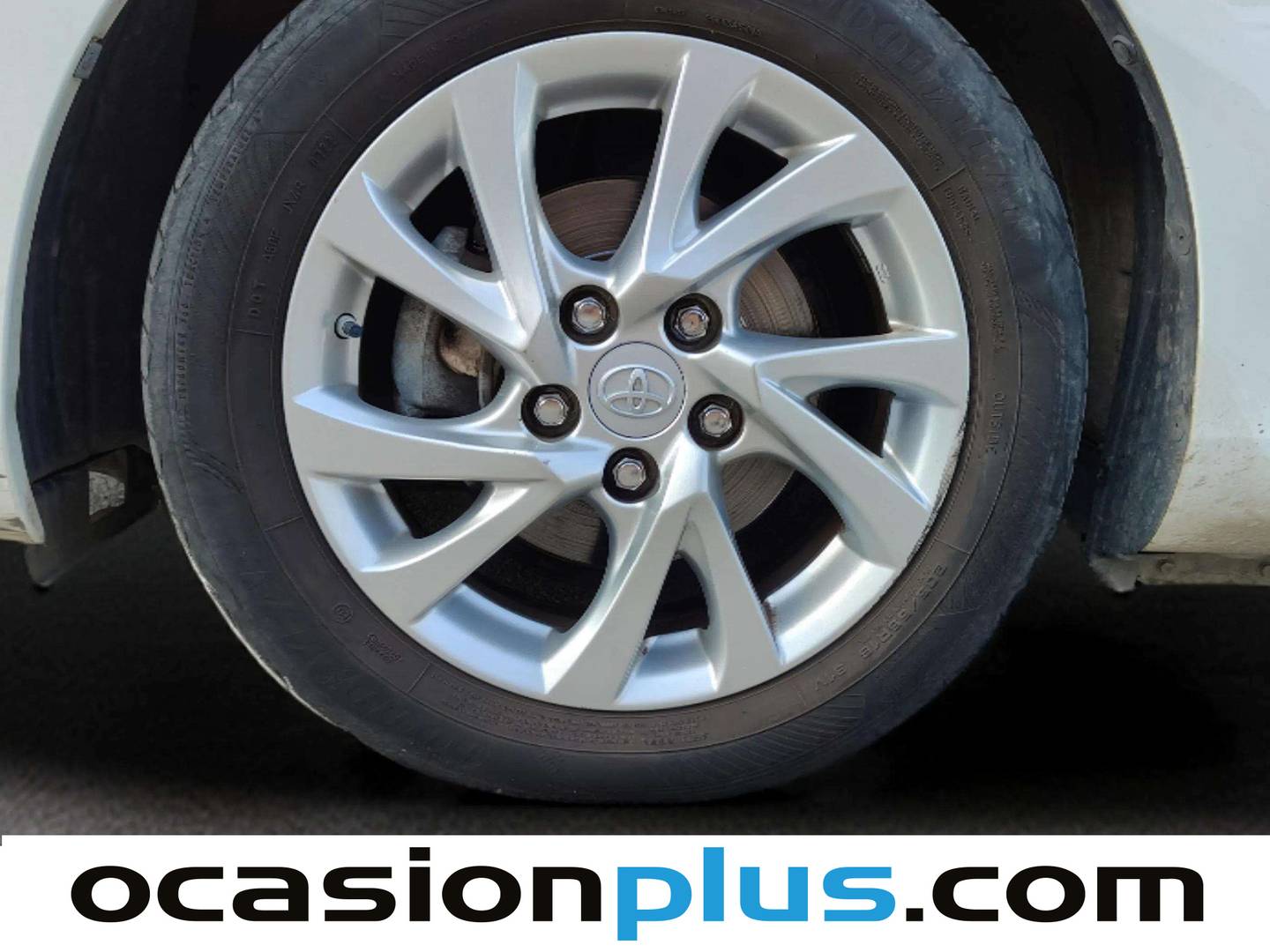 Acabados Toyota Auris Toyota Auris 120T Active (116 CV)
