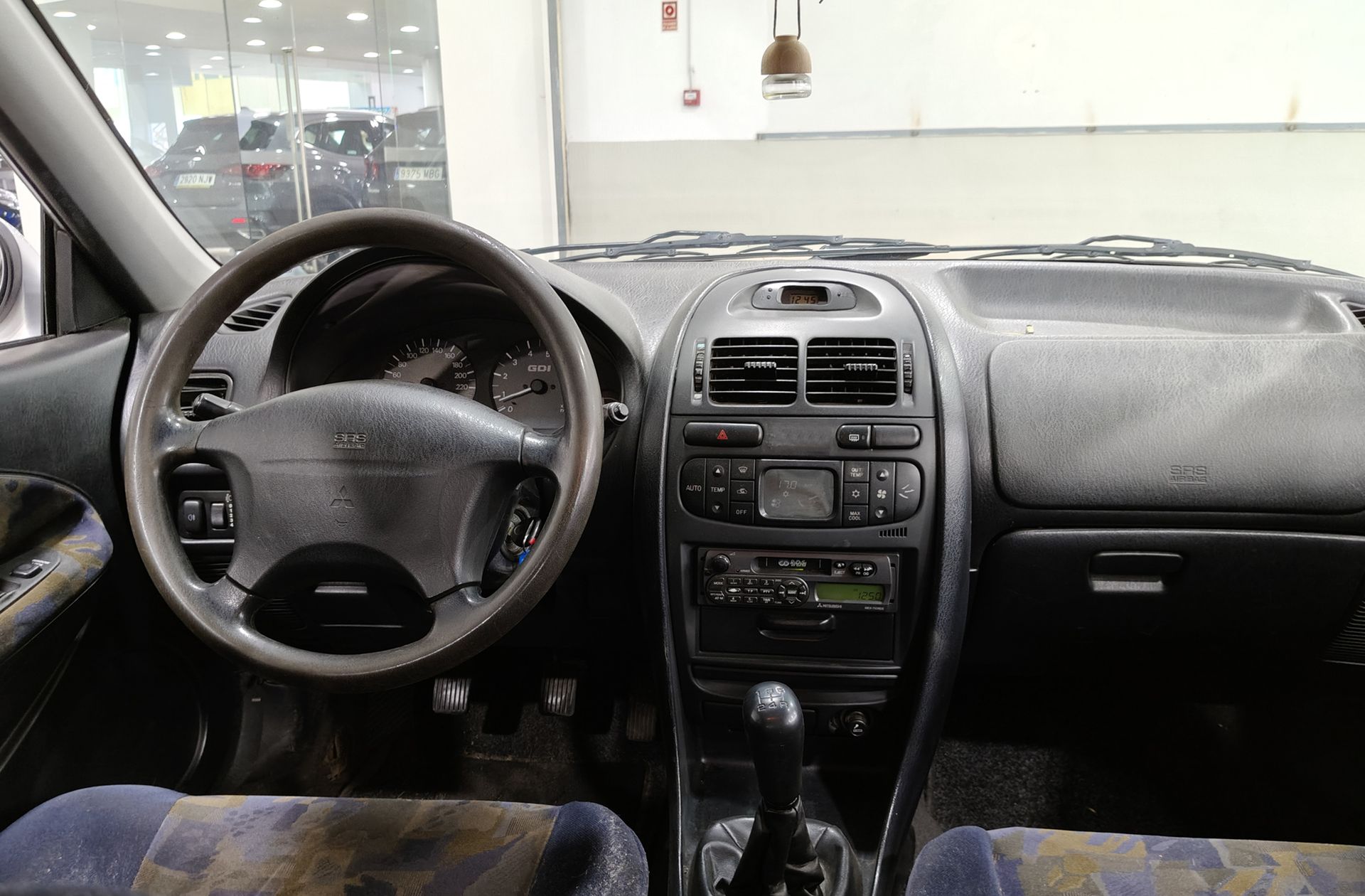 Mitsubishi Carisma 1.8 LS GDI - foto 6