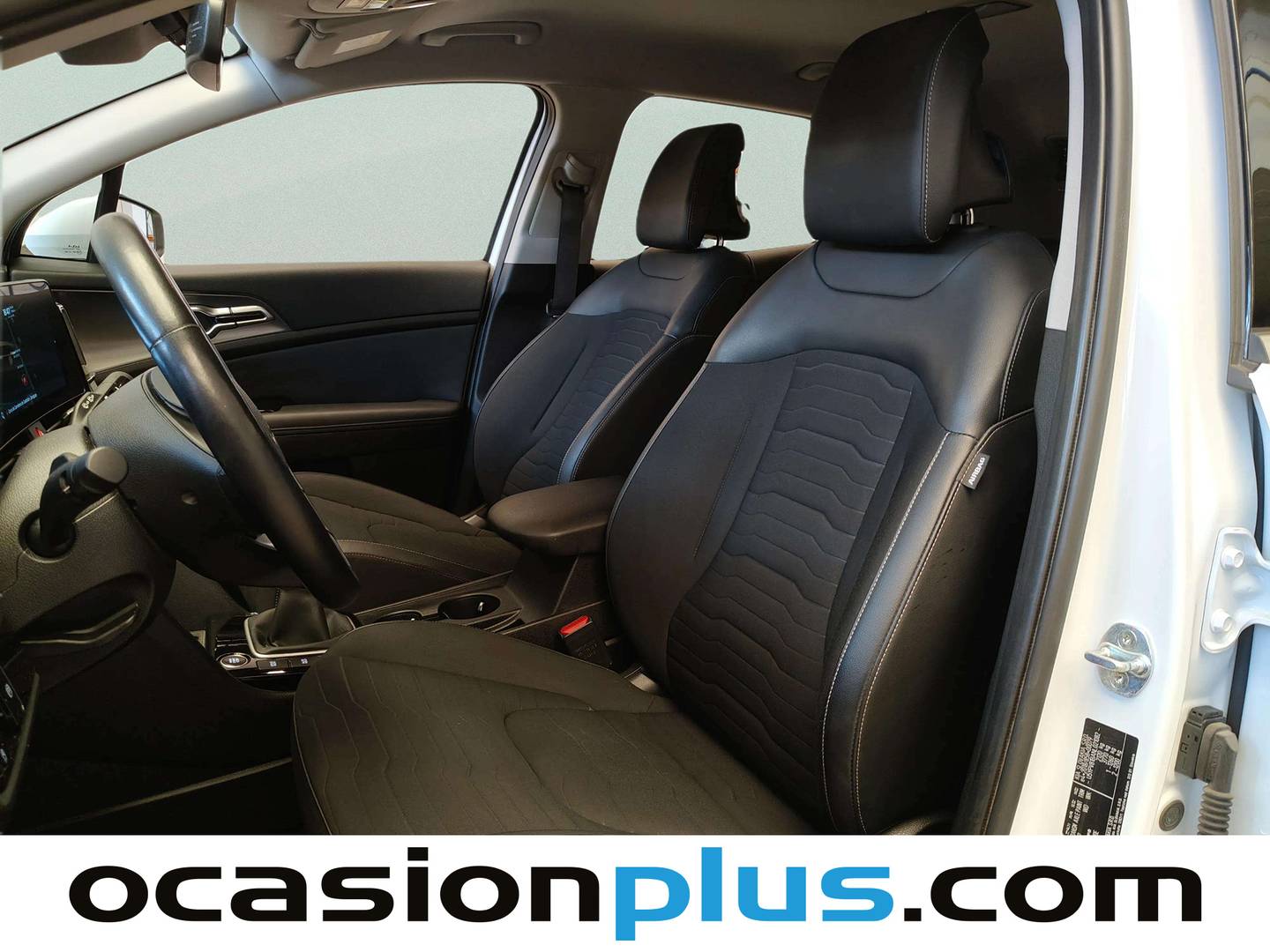 Foto asientos delanteros KIA Sportage KIA Sportage 1.6 T-GDi MHEV Tech 4x2 (150 CV)