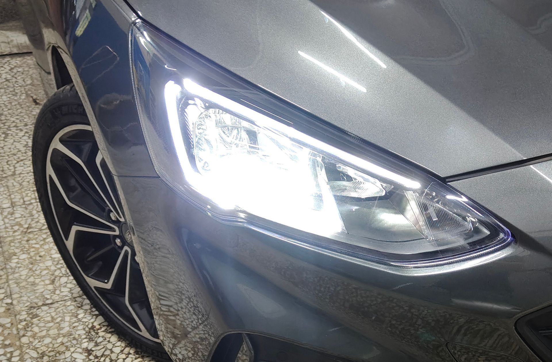 Ford Focus 1.0 EcoBoost MHEV ST-Line - foto 14