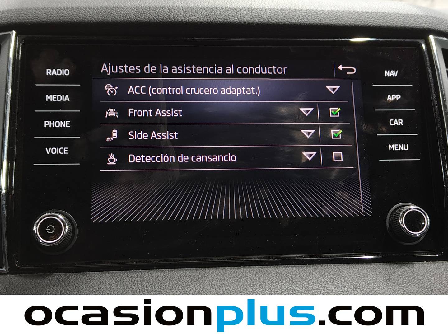 Foto Skoda Karoq Skoda Karoq 1.5 TSI ACT Ambition DSG (150 CV)