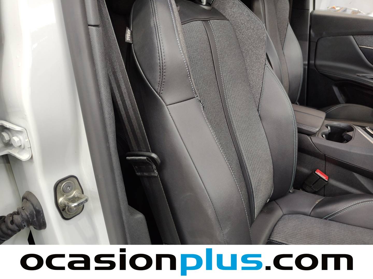 Foto Peugeot 3008 Hybrid Peugeot 3008 Hybrid 300 Allure Pack e-EAT8 (300 CV)