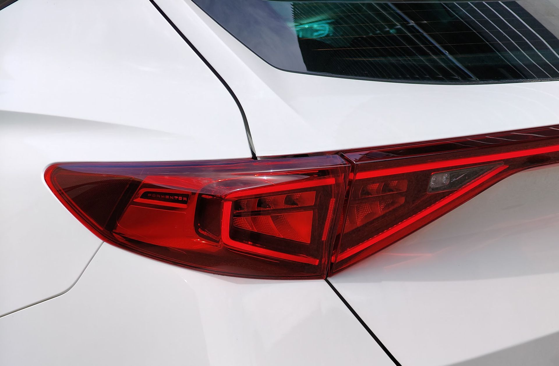 Cupra Formentor 1.4 e-Hybrid DSG - foto 16
