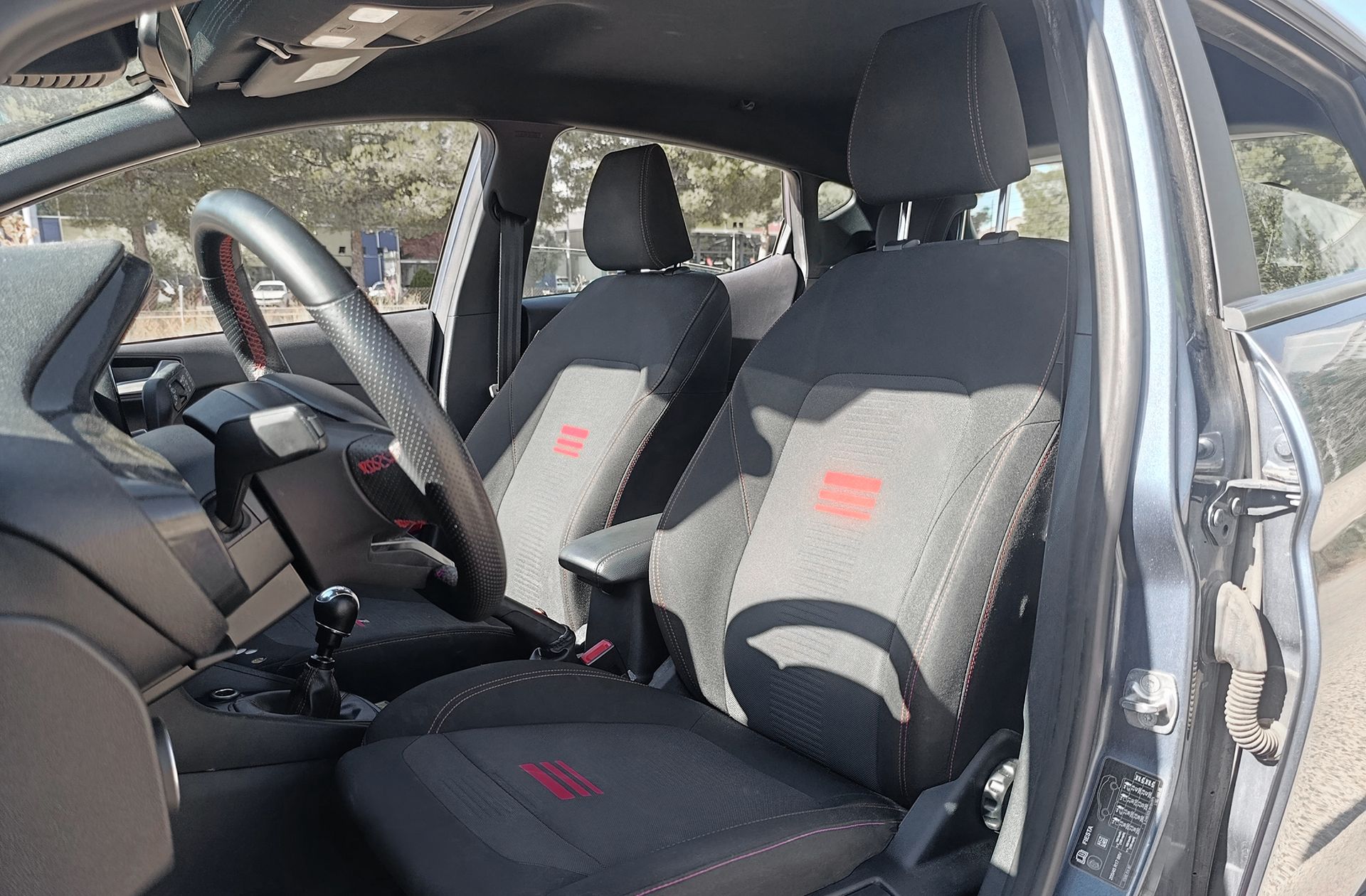 Ford Fiesta 1.0 EcoBoost MHEV ST-Line - foto 12