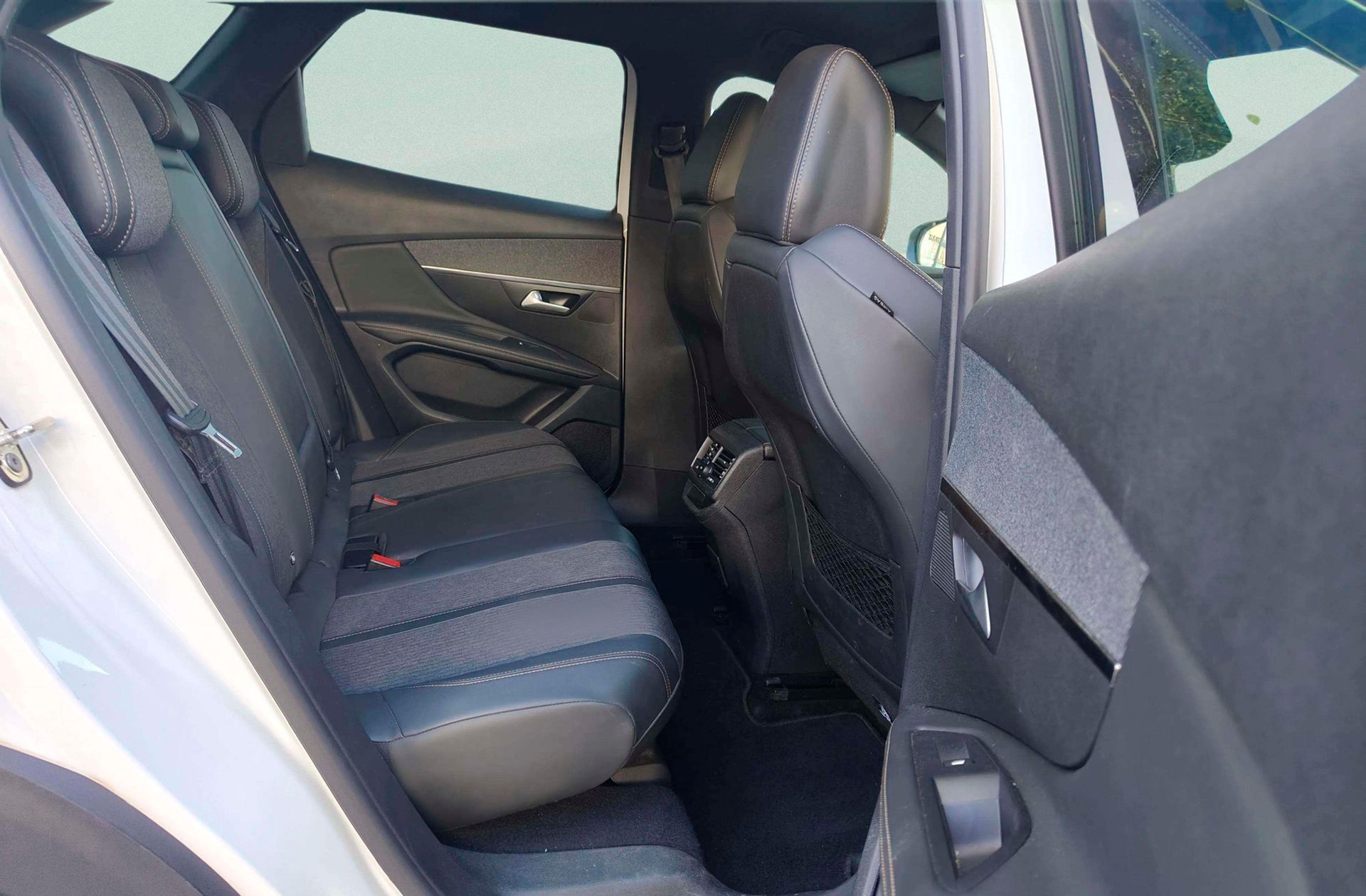 Peugeot 3008 PureTech 180 GT Line EAT8 - foto 17