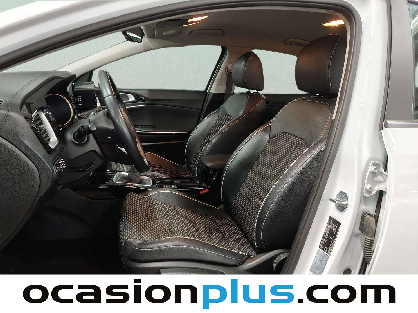 Foto asientos delanteros KIA XCeed KIA XCeed 1.0 T-GDi Tech (120 CV)