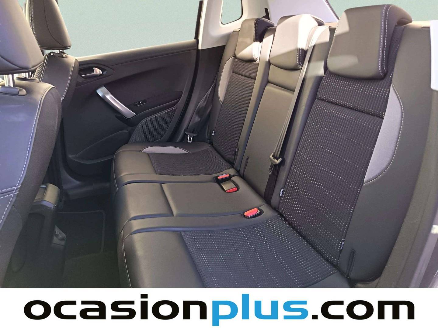 Foto Peugeot 2008 Peugeot 2008 BlueHDi 100 S&S Allure (100 CV)