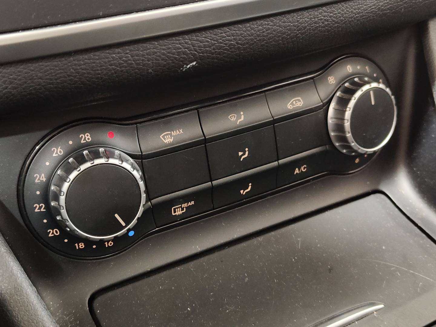 Foto Mercedes CLA Mercedes-Benz CLA 200 CDI Urban (136 CV) Pack AMG