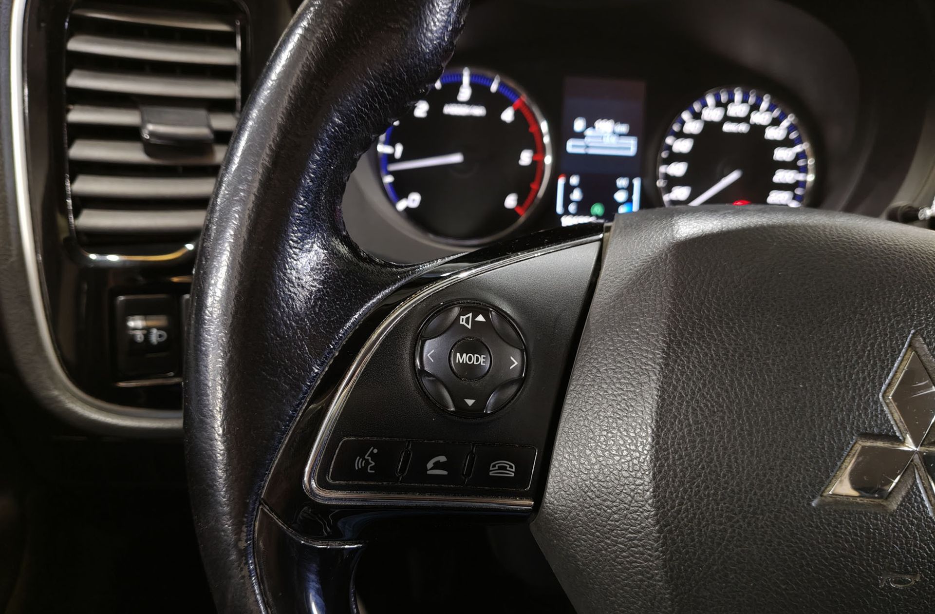 Mitsubishi Outlander 220 DI-D Motion 2WD - foto 22