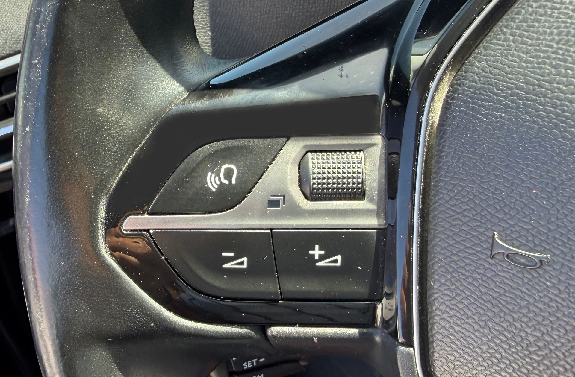 Peugeot 5008 1.2L PureTech Active 7 plazas - foto 27
