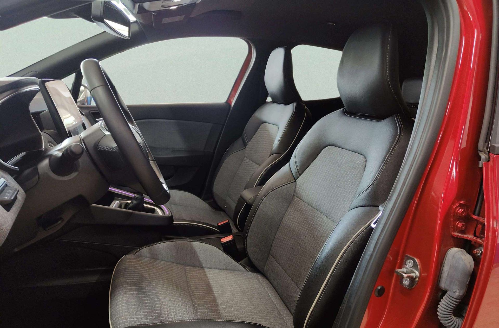 Renault Clio Techno TCe - foto 10