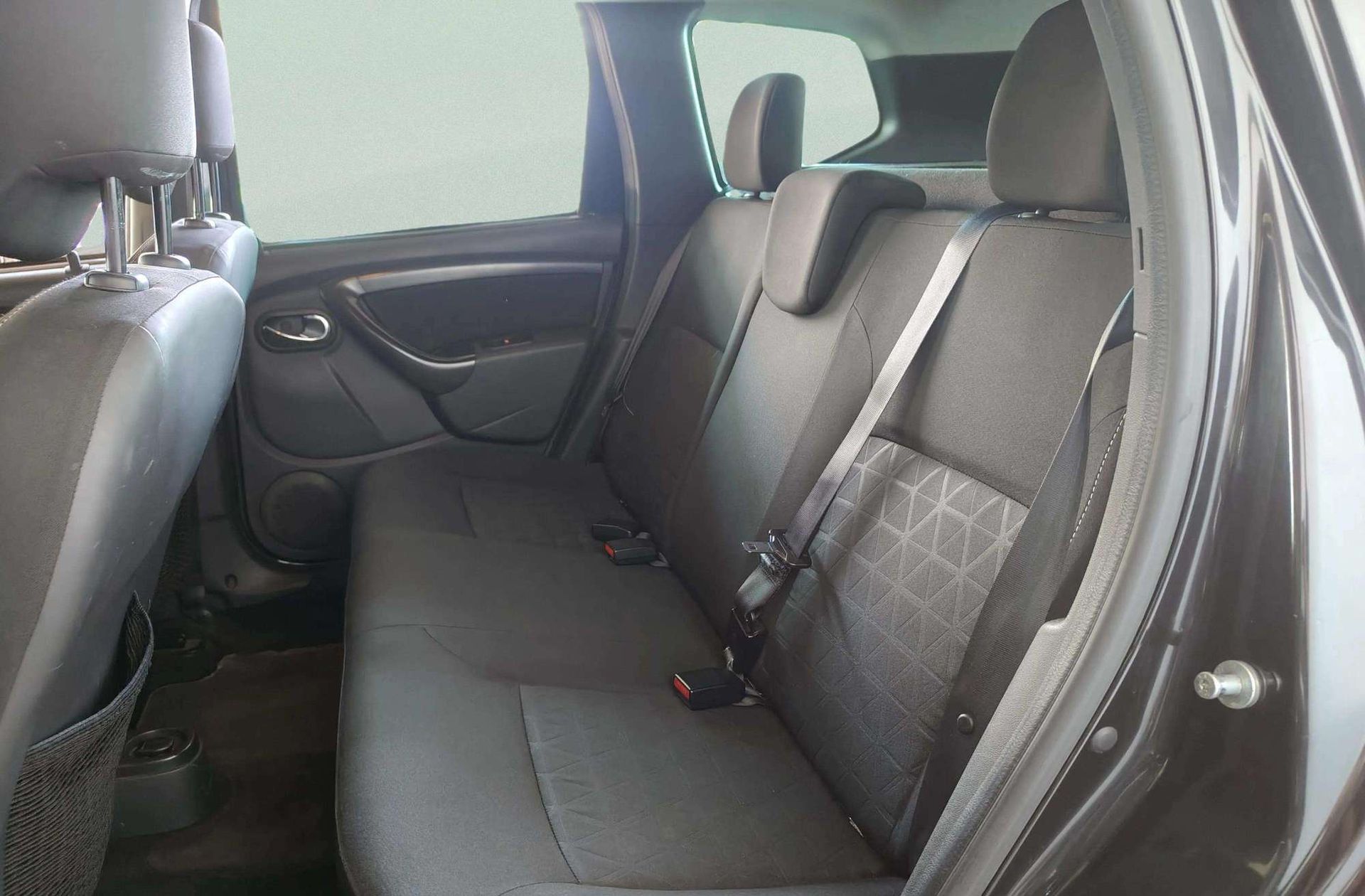 Dacia Duster Laureate dCi 4x2 - foto 9