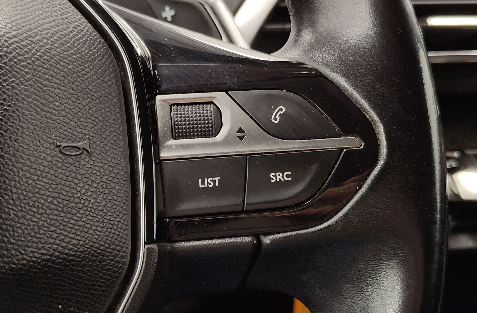 Peugeot 3008 PureTech 130 Allure EAT6 - foto 34