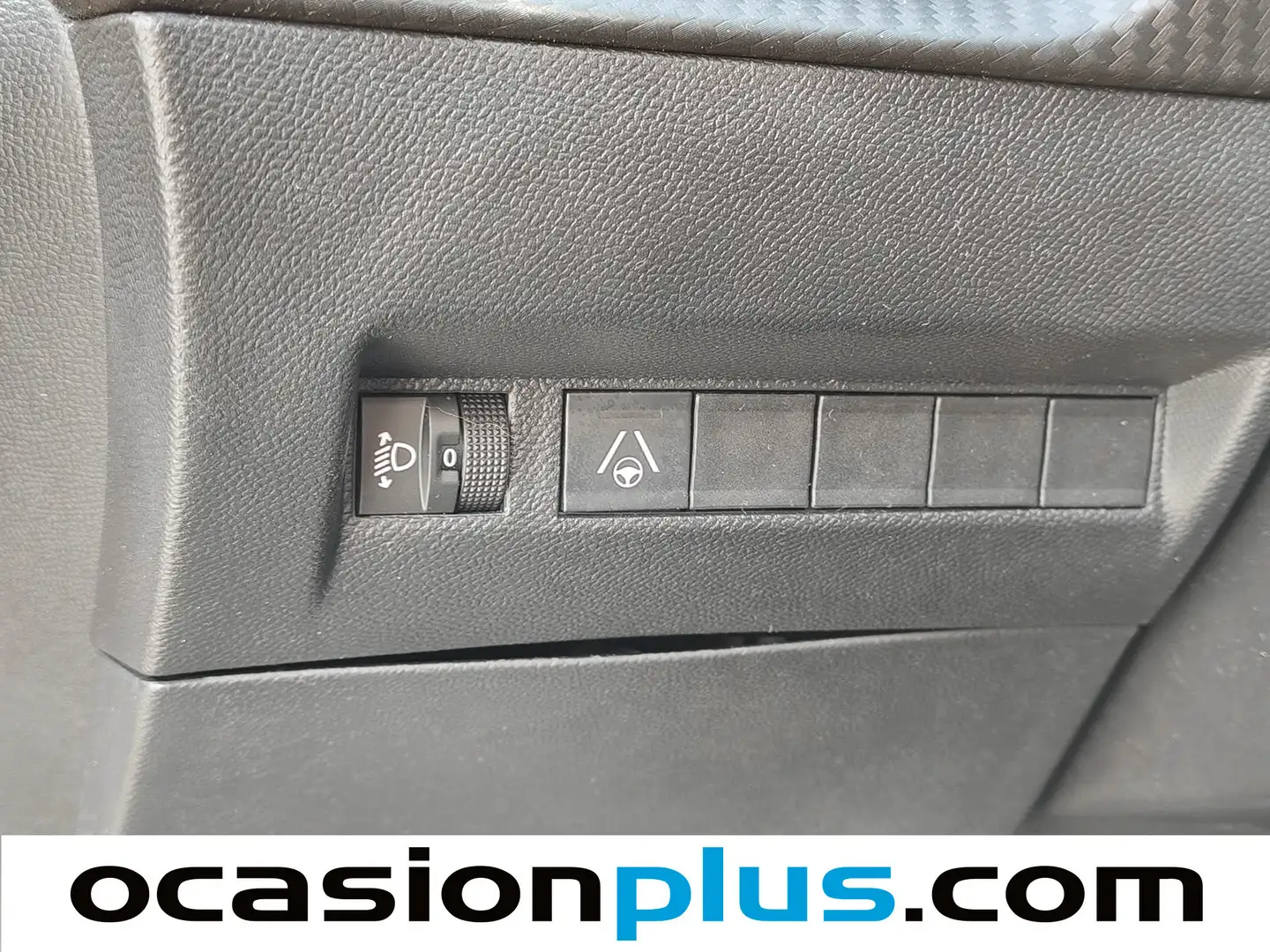 Foto Peugeot 2008 Peugeot 2008 Allure Hybrid eDCS6 (136 CV)