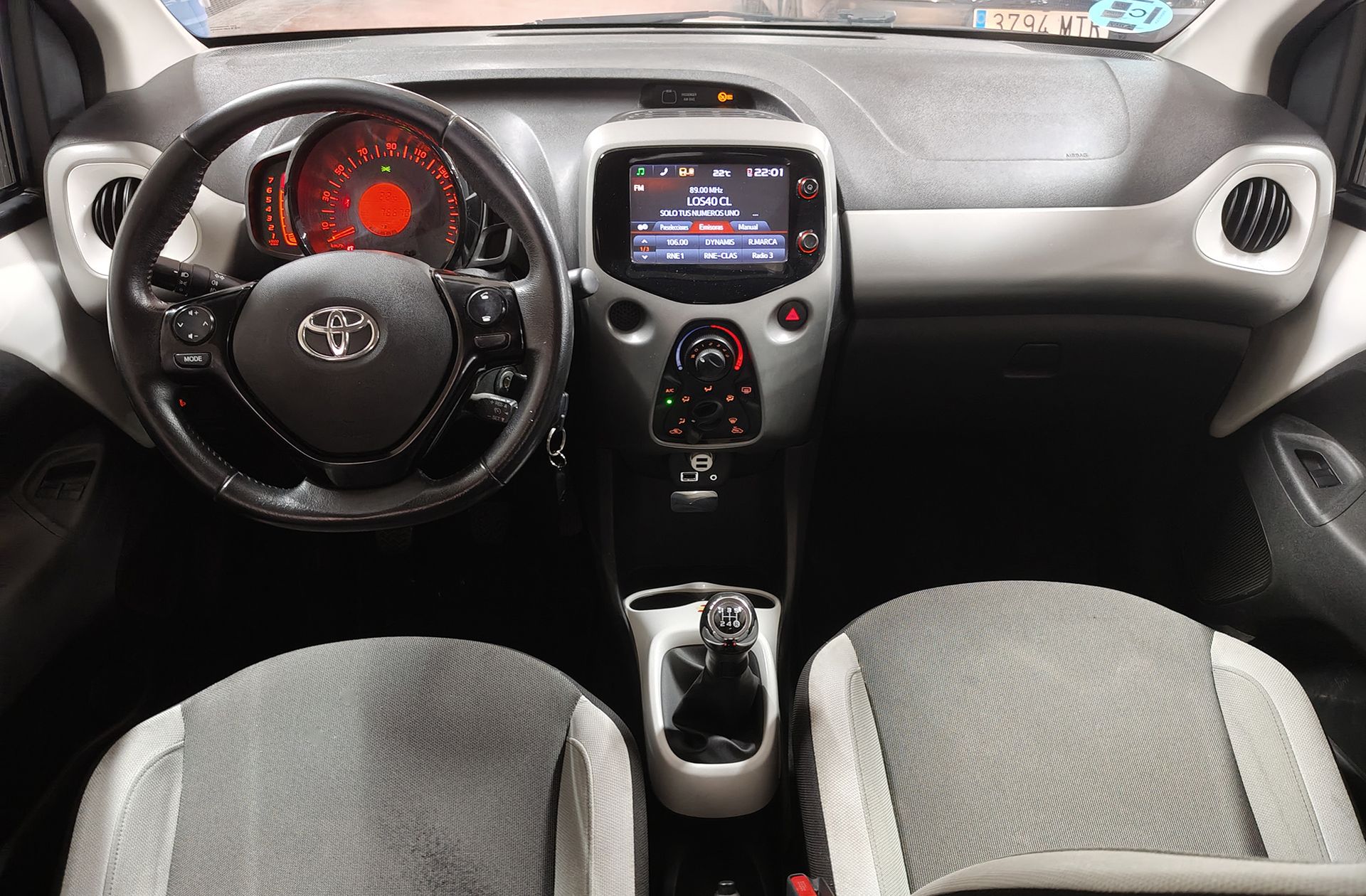 Toyota Aygo 1.0 70 x-play - foto 6