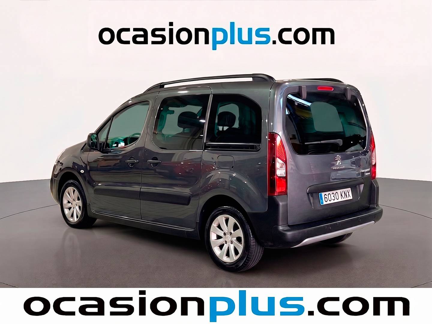 Foto trasera Peugeot Partner Peugeot Partner Tepee Combi 1.2 PureTech Adventure Edition (110 CV) derecha