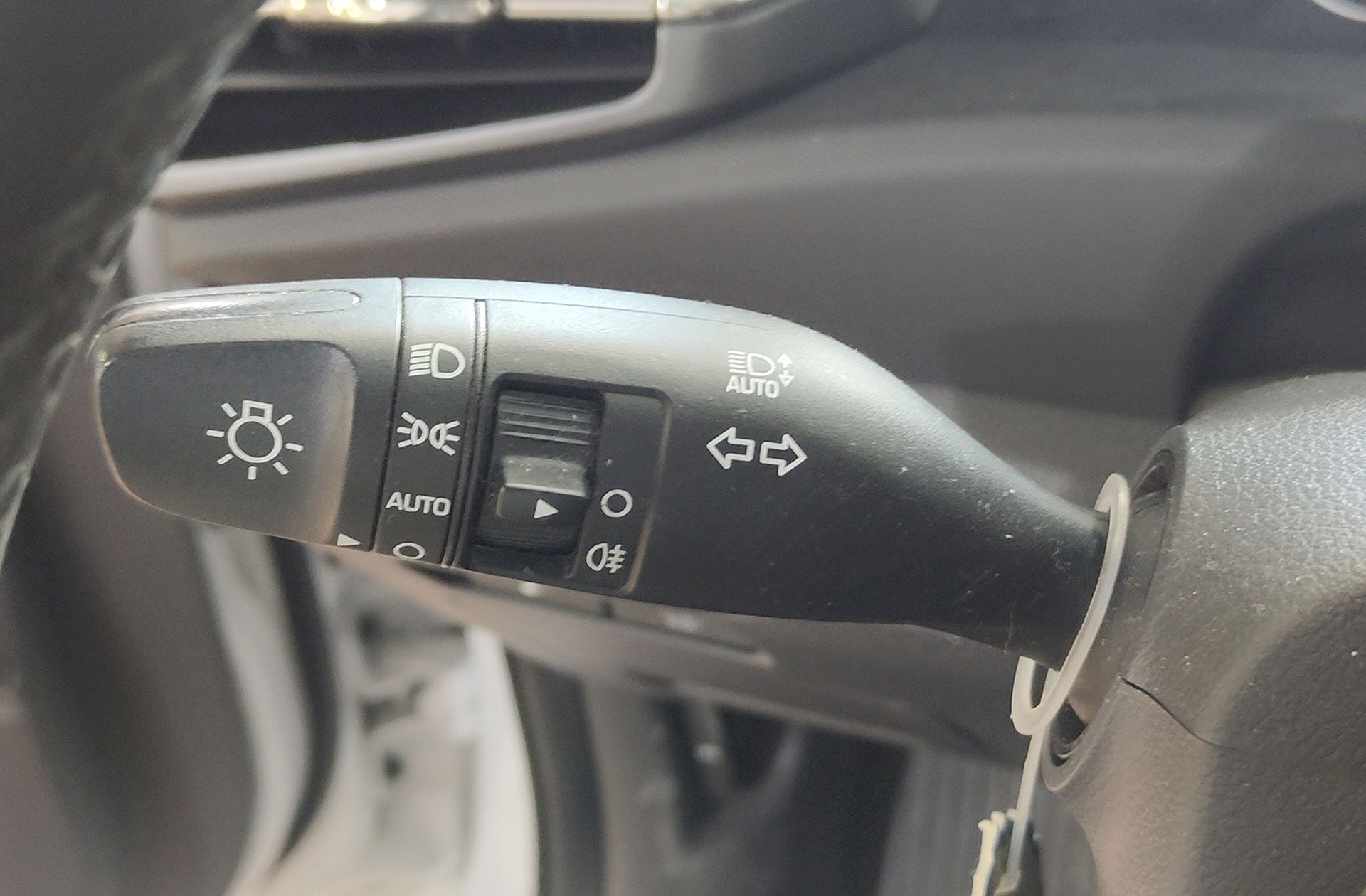 Hyundai Ioniq 1.6 GDI HEV Klass LE DT - foto 23
