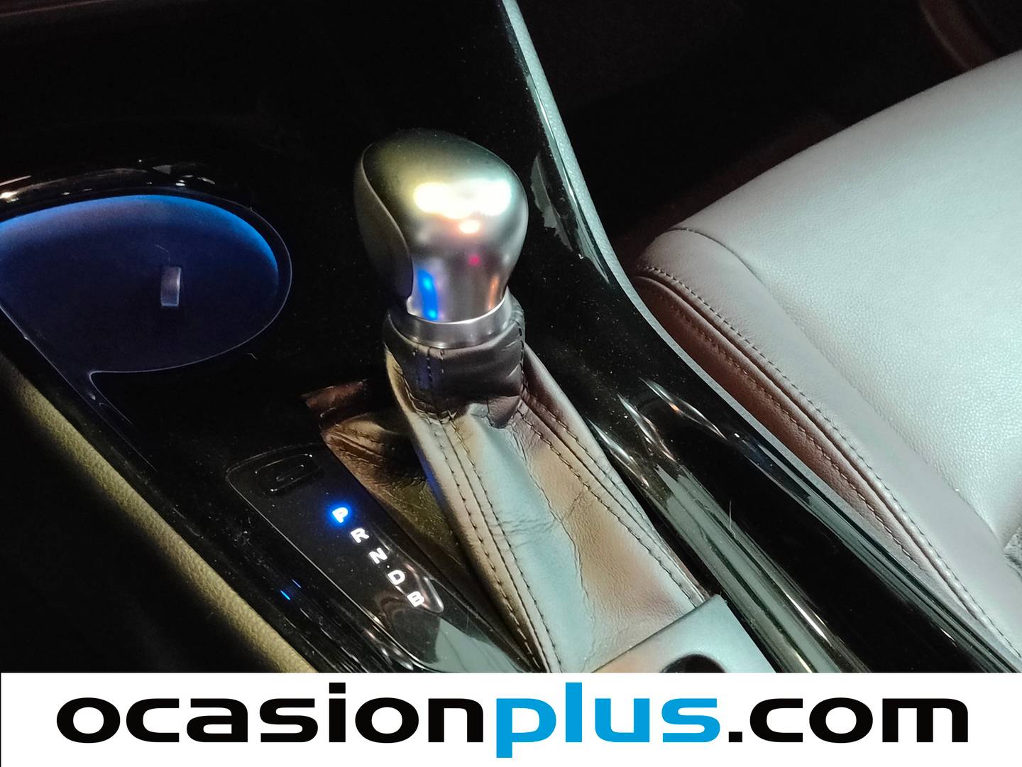 Foto Toyota C-HR Toyota C-HR 1.8 125H Style Plus (122 CV)