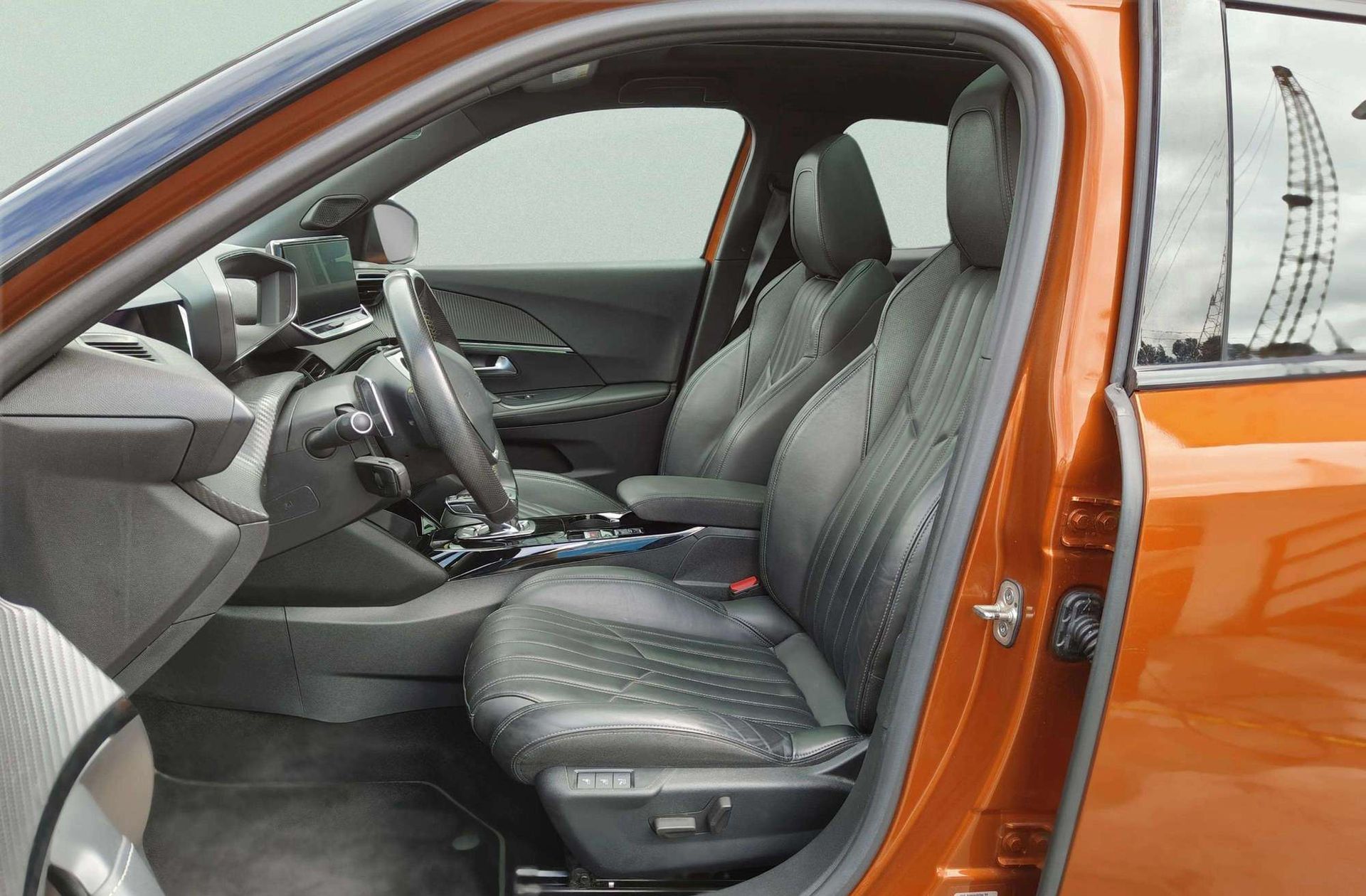 Peugeot 2008 PureTech 130 GT Line EAT8 - foto 17