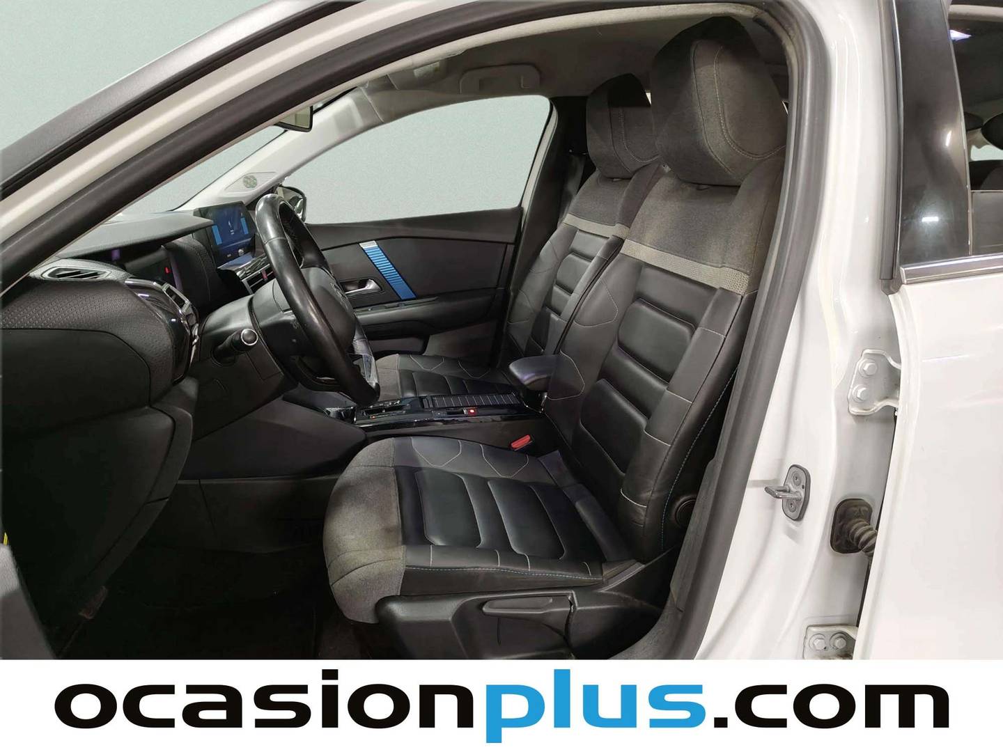 Foto asientos delanteros Citroën ë-C4 Citroen ë-C4 eléctrico 50kWh Shine (136 CV)