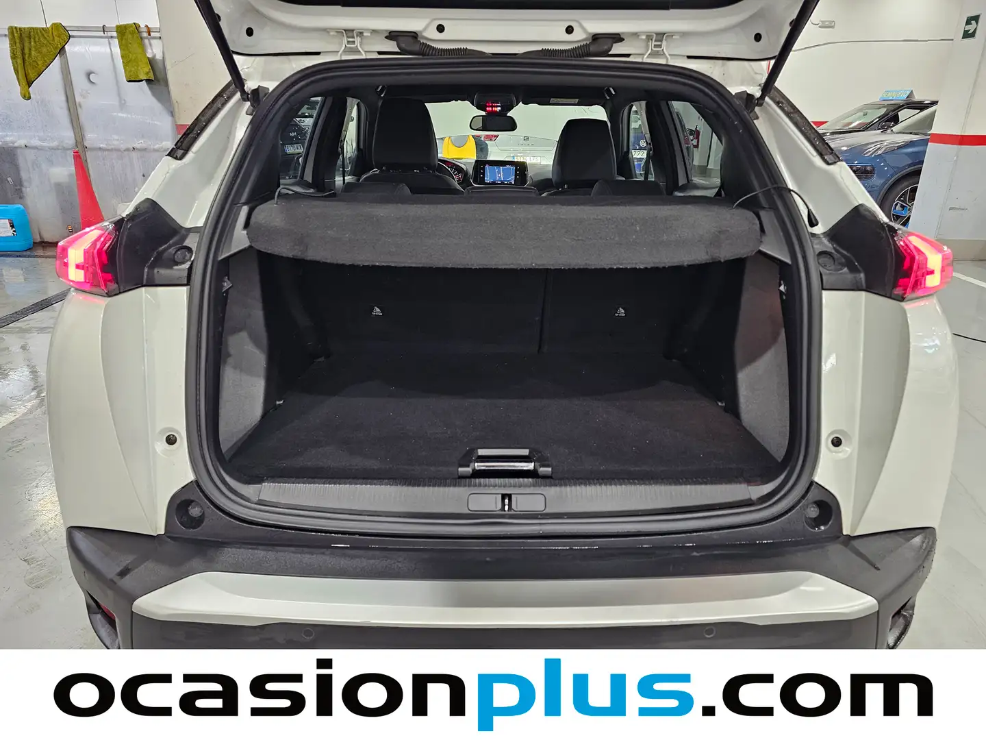 Foto Peugeot 2008 Peugeot 2008 PureTech 100 S&S Allure (100 CV)