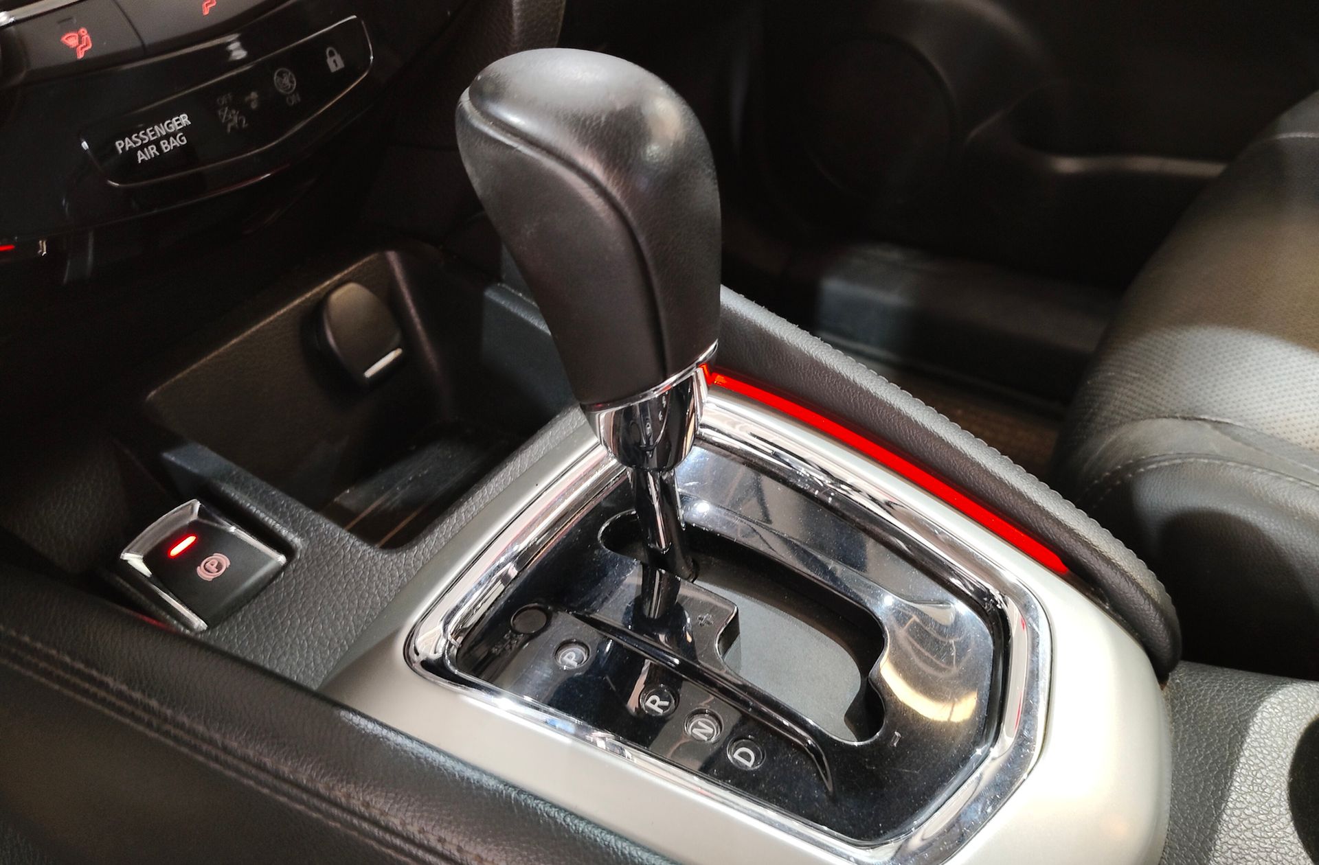 Nissan Qashqai DIG-T 115 Tekna 4x2 Xtronic - foto 5
