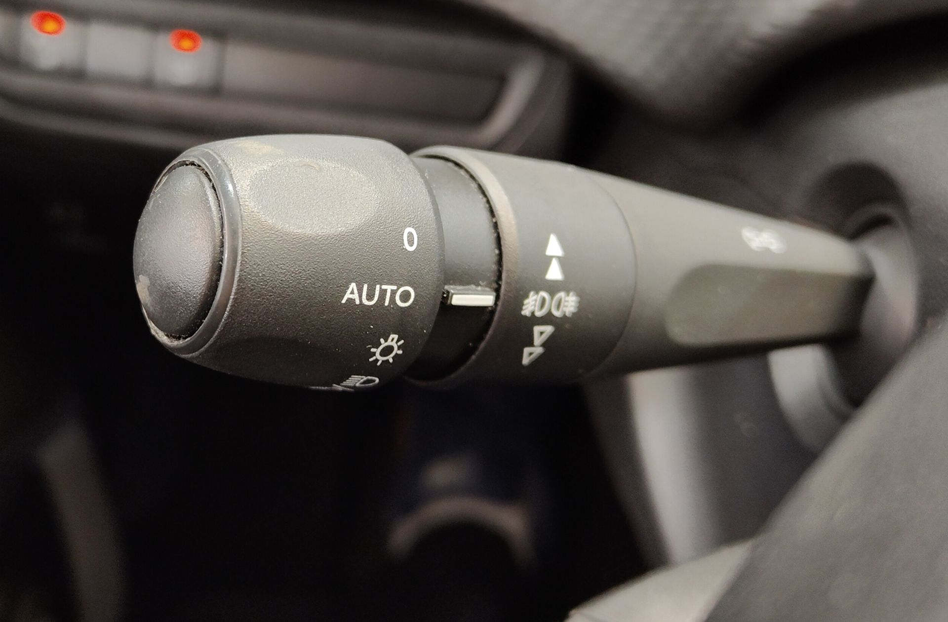 Peugeot 208 1.2 PureTech Signature - foto 24