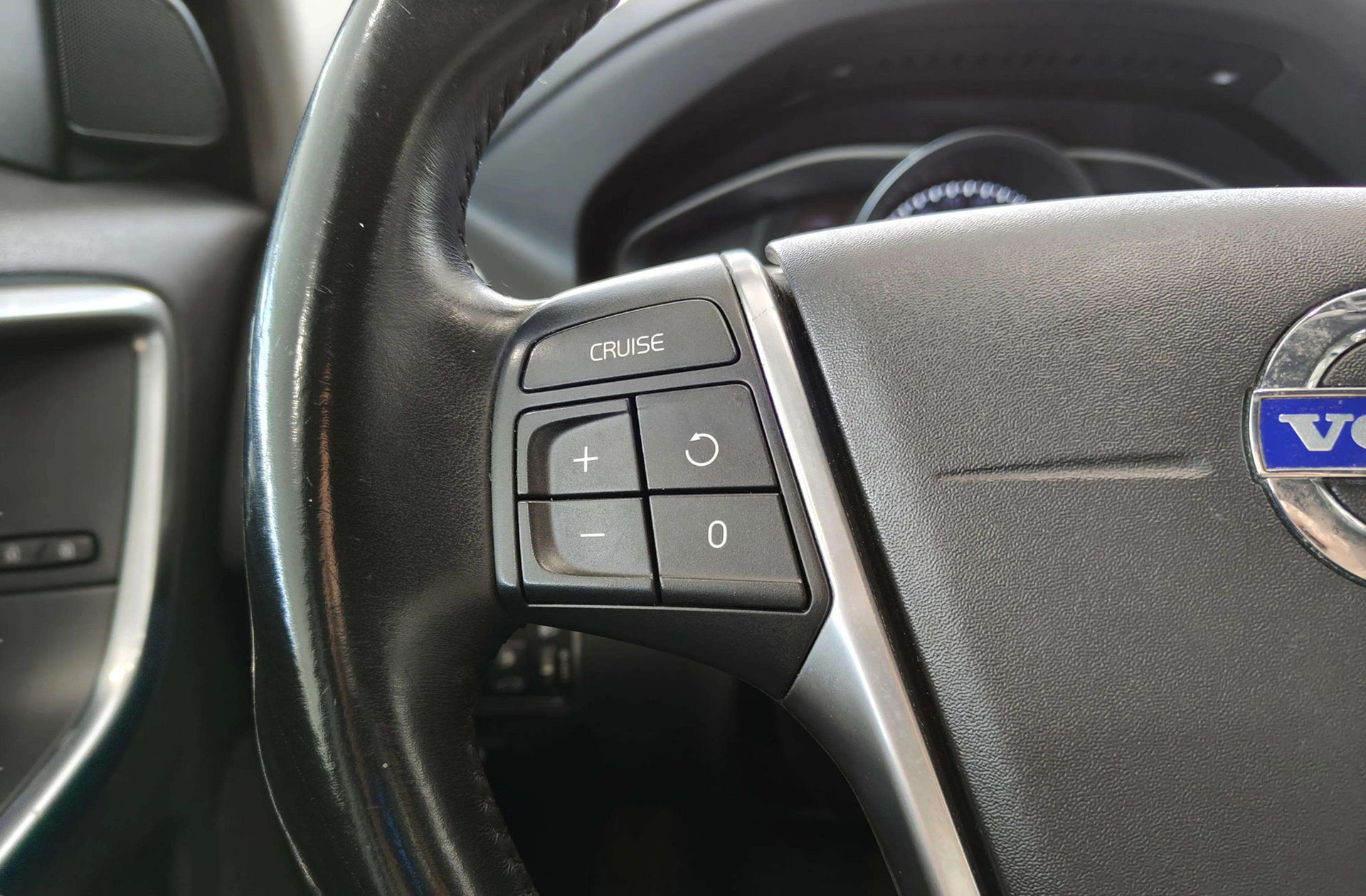 Volvo XC60 D4 Momentum - foto 28
