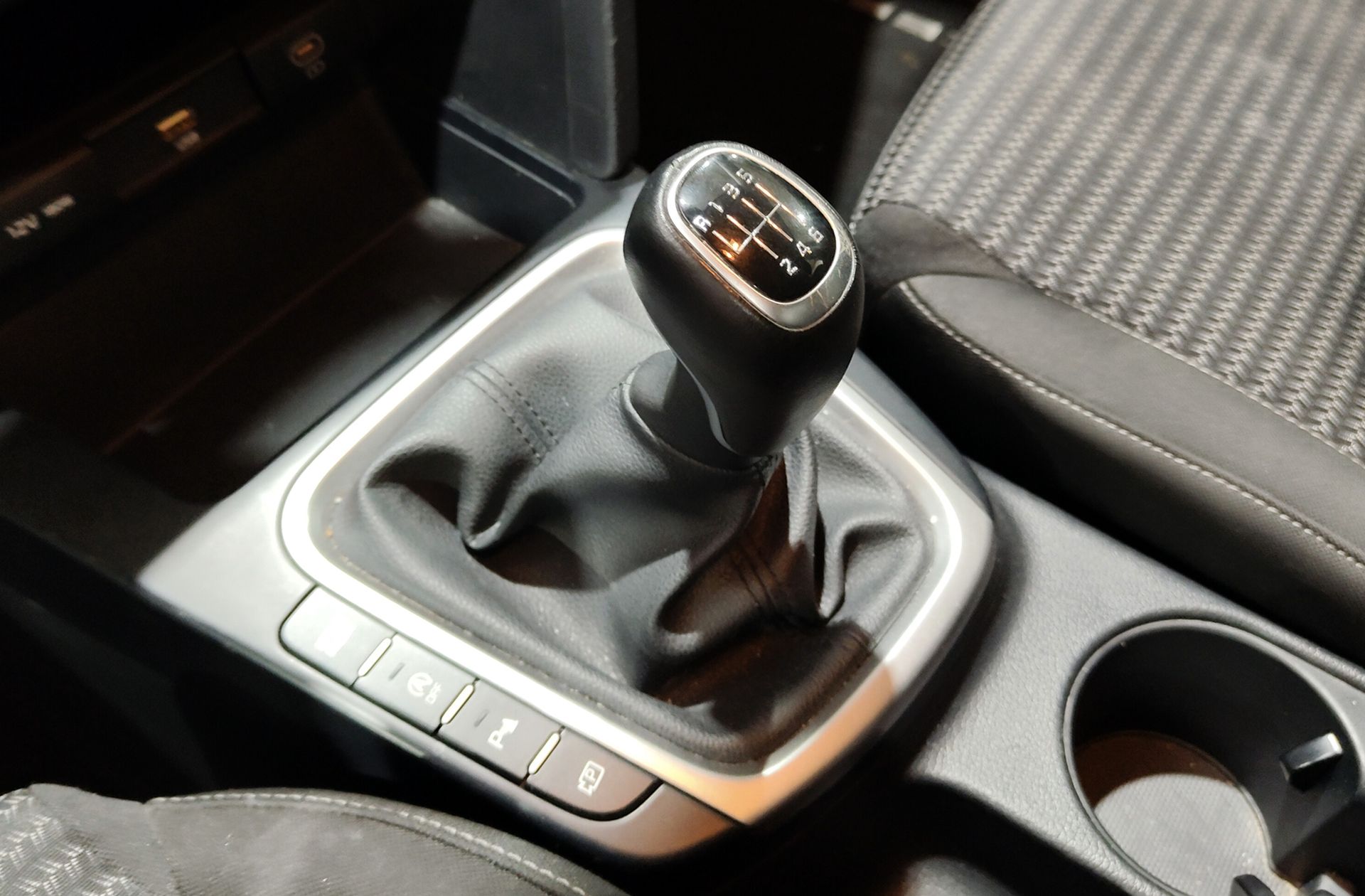 Kia Ceed 1.6 MHEV iMT Drive - foto 5