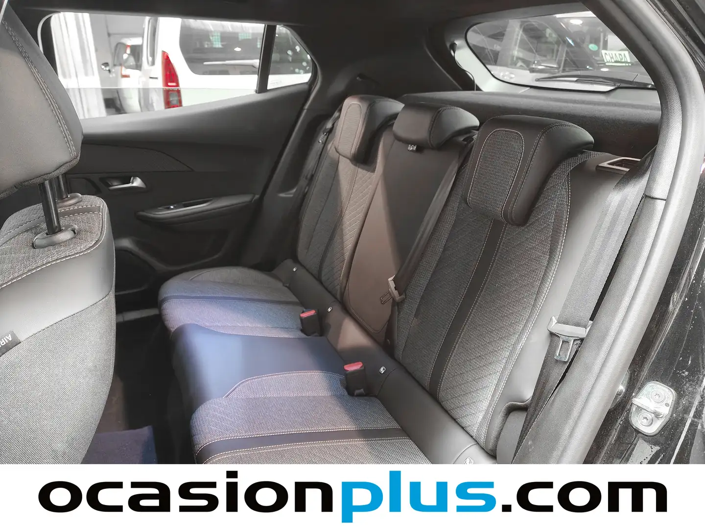 Foto Peugeot 2008 Peugeot 2008 Allure Hybrid eDCS6 (145 CV)