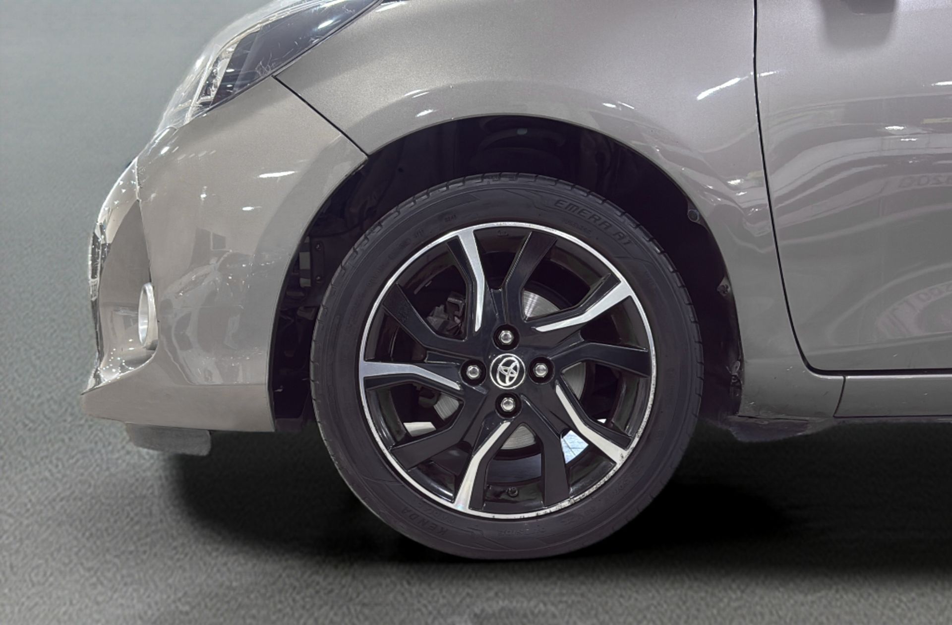 Toyota Yaris 1.3 100 Feel - foto 31