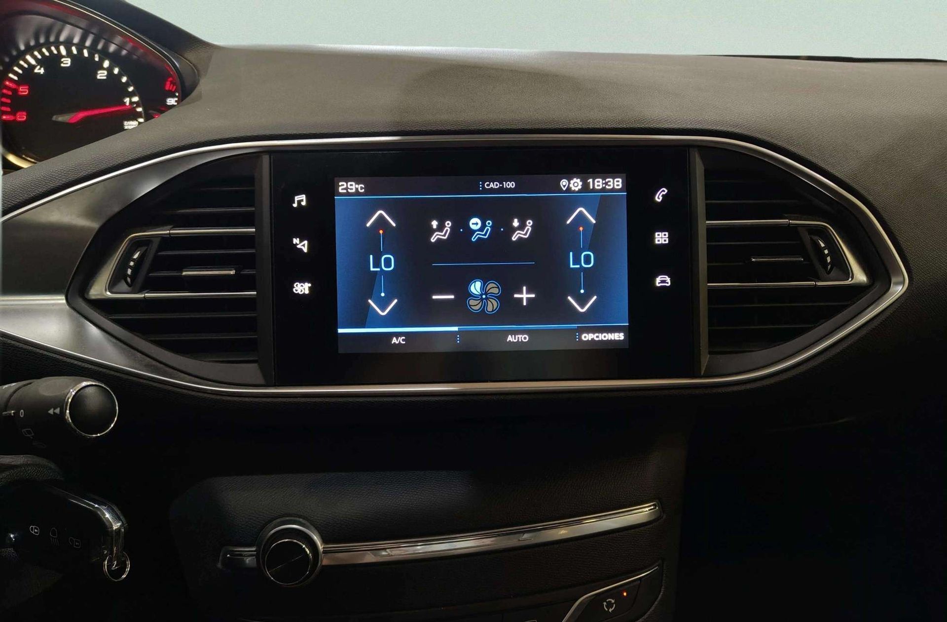 Peugeot 308 BlueHDi 100 Style - foto 30
