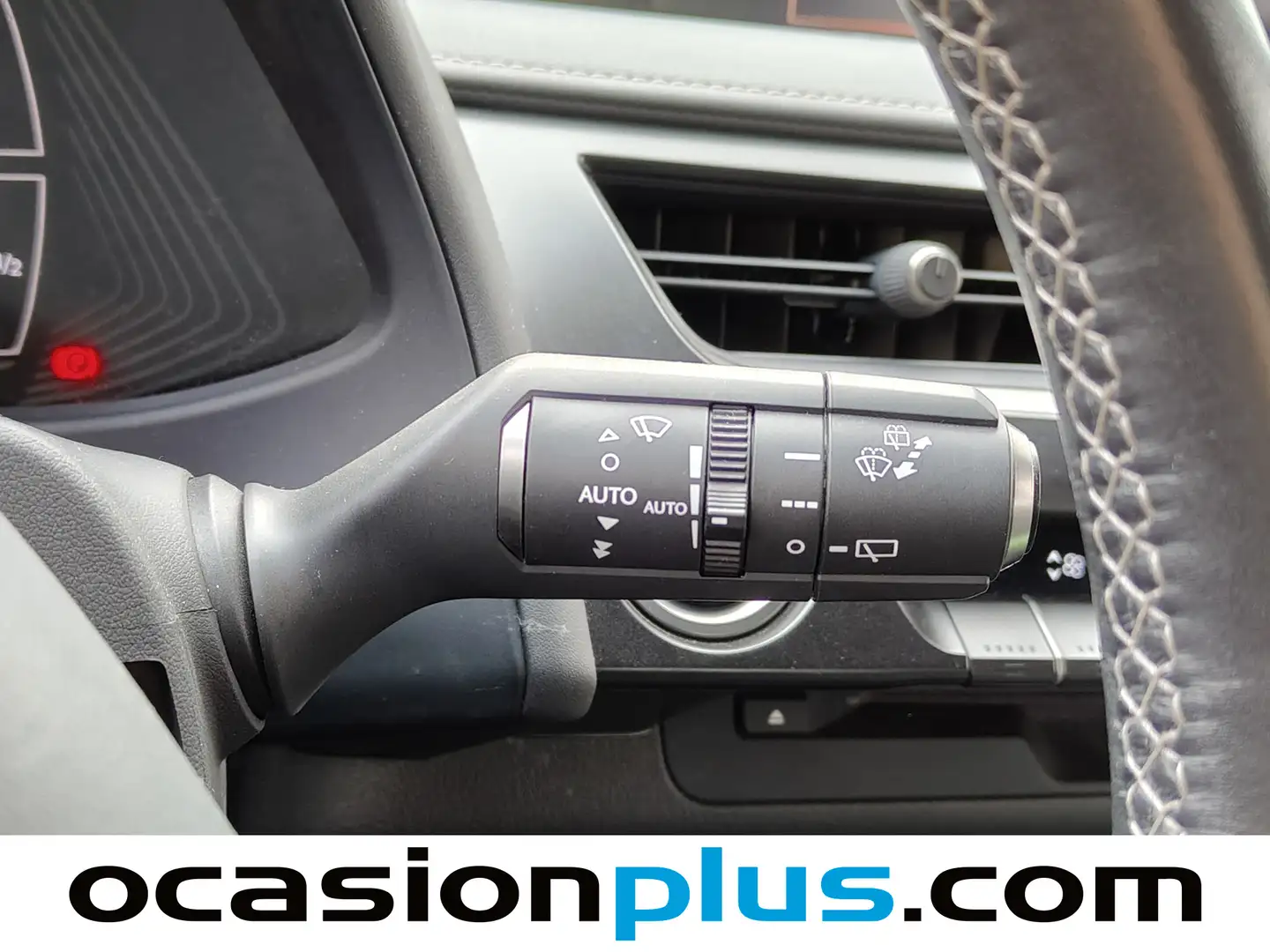 Foto Lexus UX Lexus UX 250h Business 2WD (184 CV)