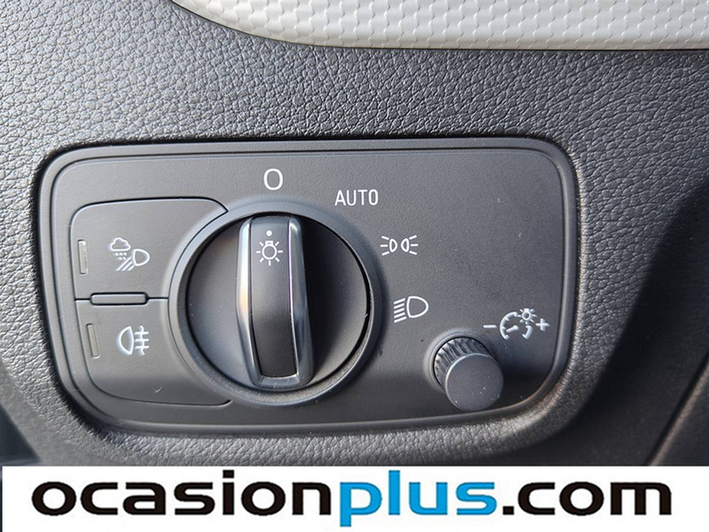 Foto Audi Q2 Audi Q2 design 35 TFSI (150 CV)