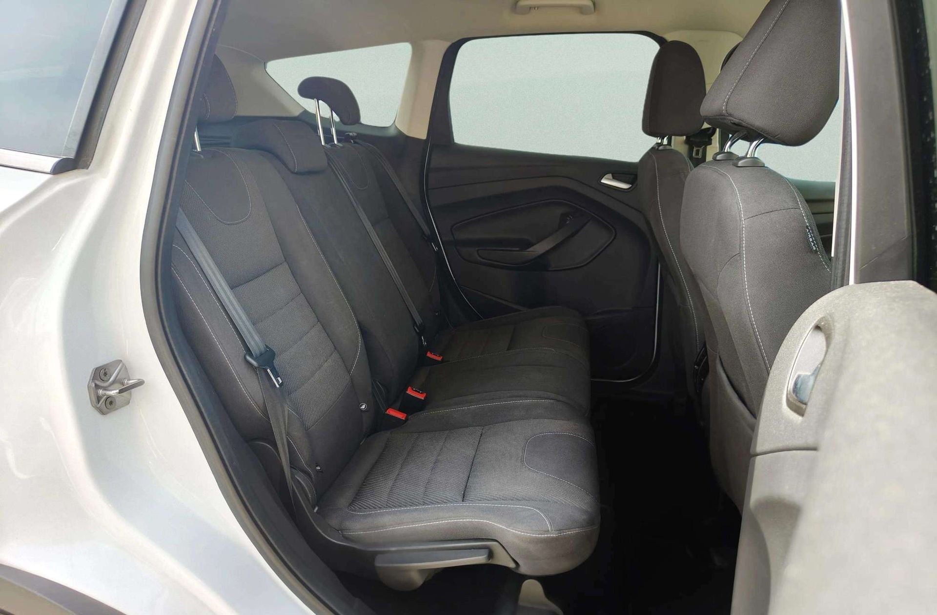 Ford Kuga 1.5 EcoBoost Trend 4x2 - foto 13