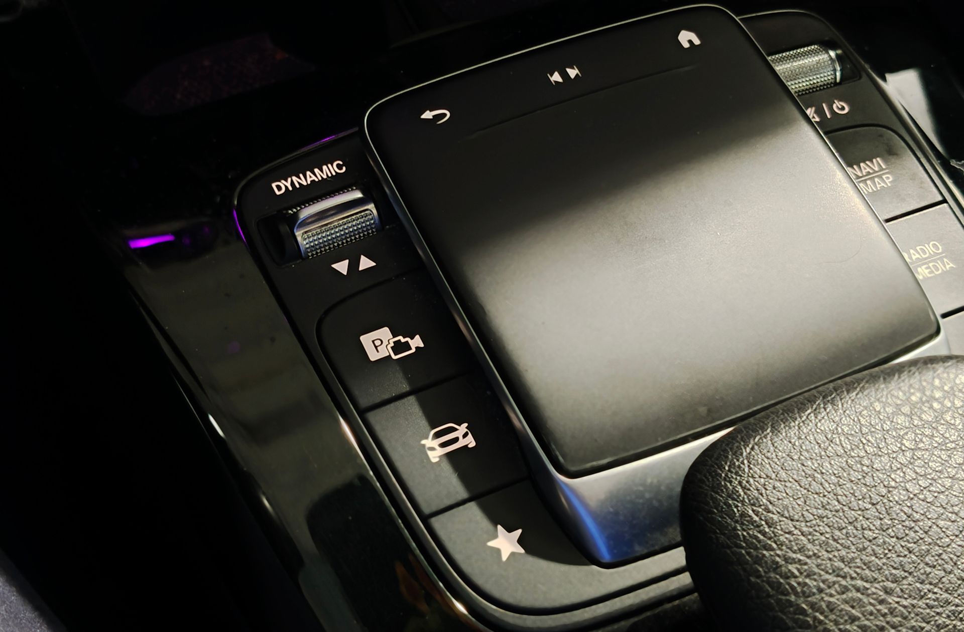 Mercedes-Benz CLA 220 d - foto 14