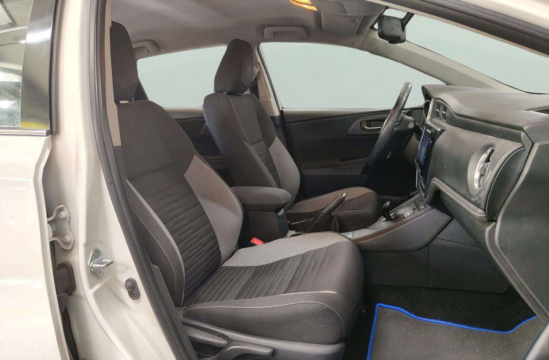 Toyota Auris 140H Hybrid Active - foto 15