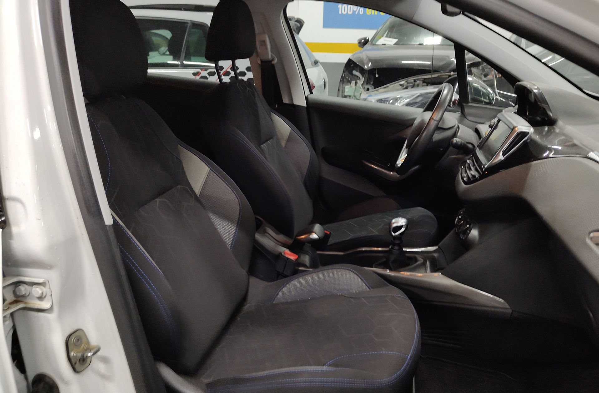 Peugeot 2008 BlueHDi 100 Style - foto 15