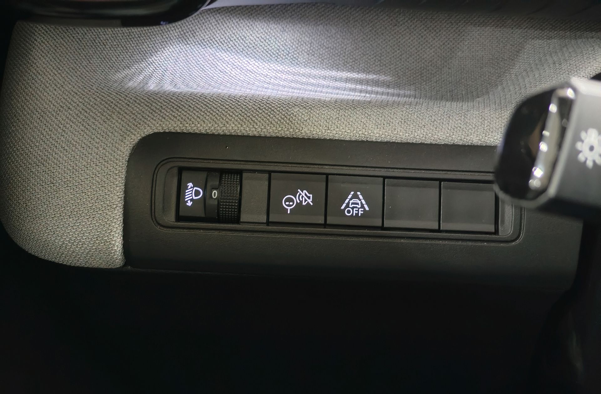 Citroën C3 Aircross Hybrid 145 Plus e-DCS6 - foto 22