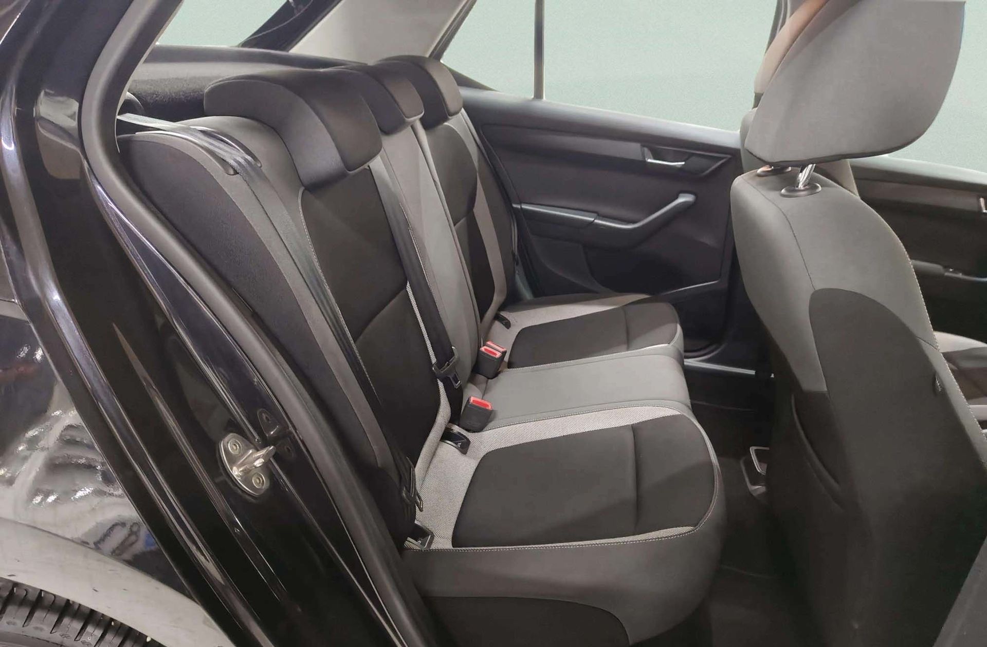 Škoda Fabia 1.2 TSI Ambition - foto 13