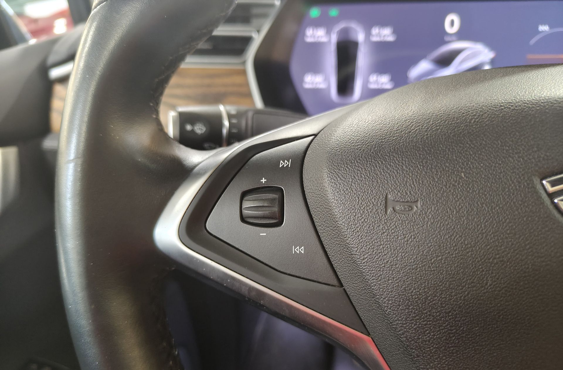 Tesla Model X 75d 4WD - foto 29
