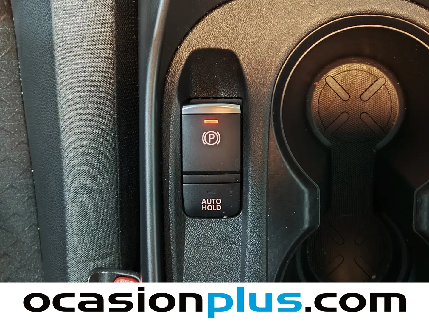 Foto Nissan JUKE Nissan Juke DIG-T N-Connecta 4x2 DCT 84 kW (114 CV)