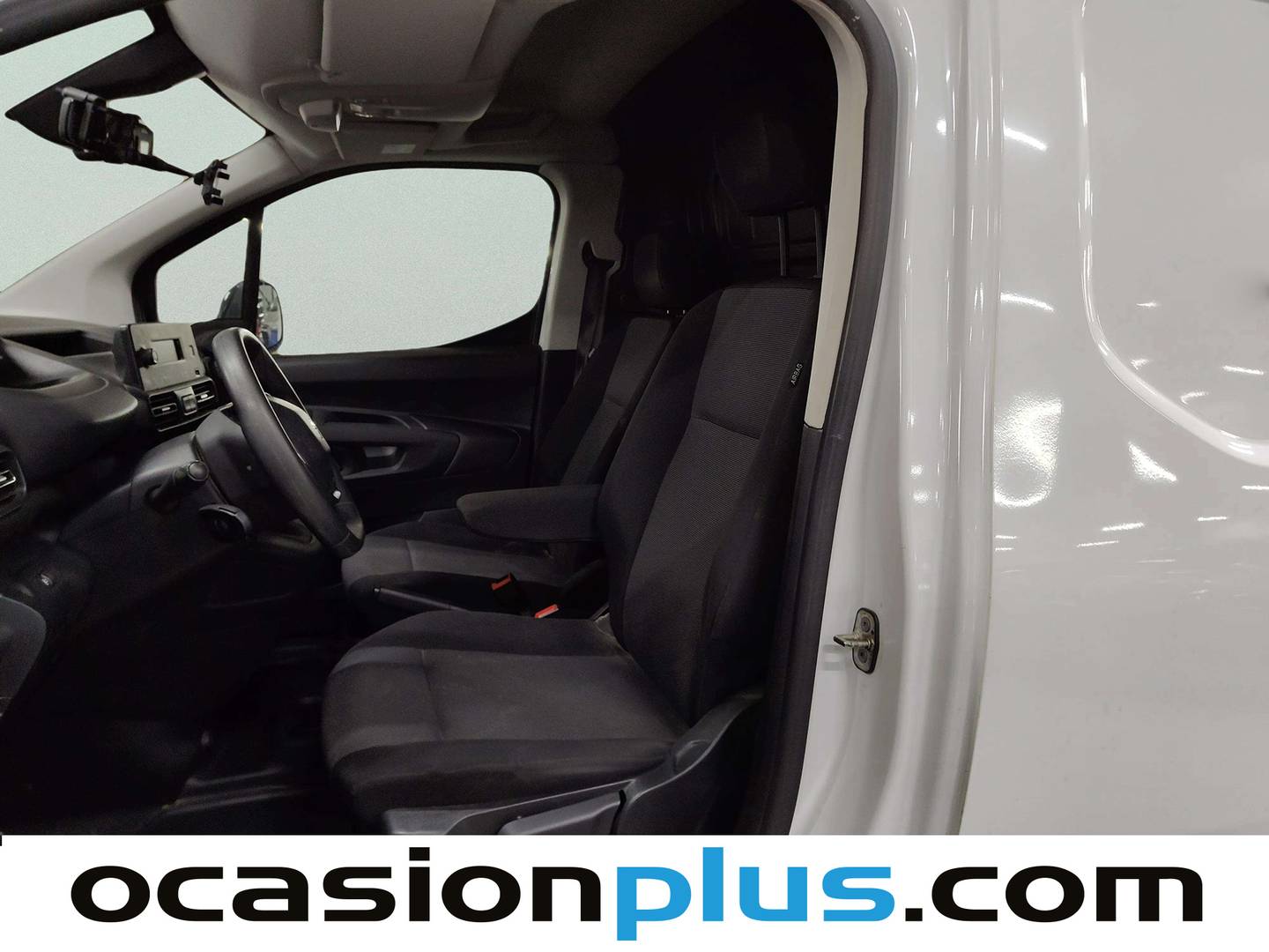 Foto asientos delanteros Peugeot Partner Peugeot Partner Furgon BlueHDi 100 Standard 600kg (102 CV)