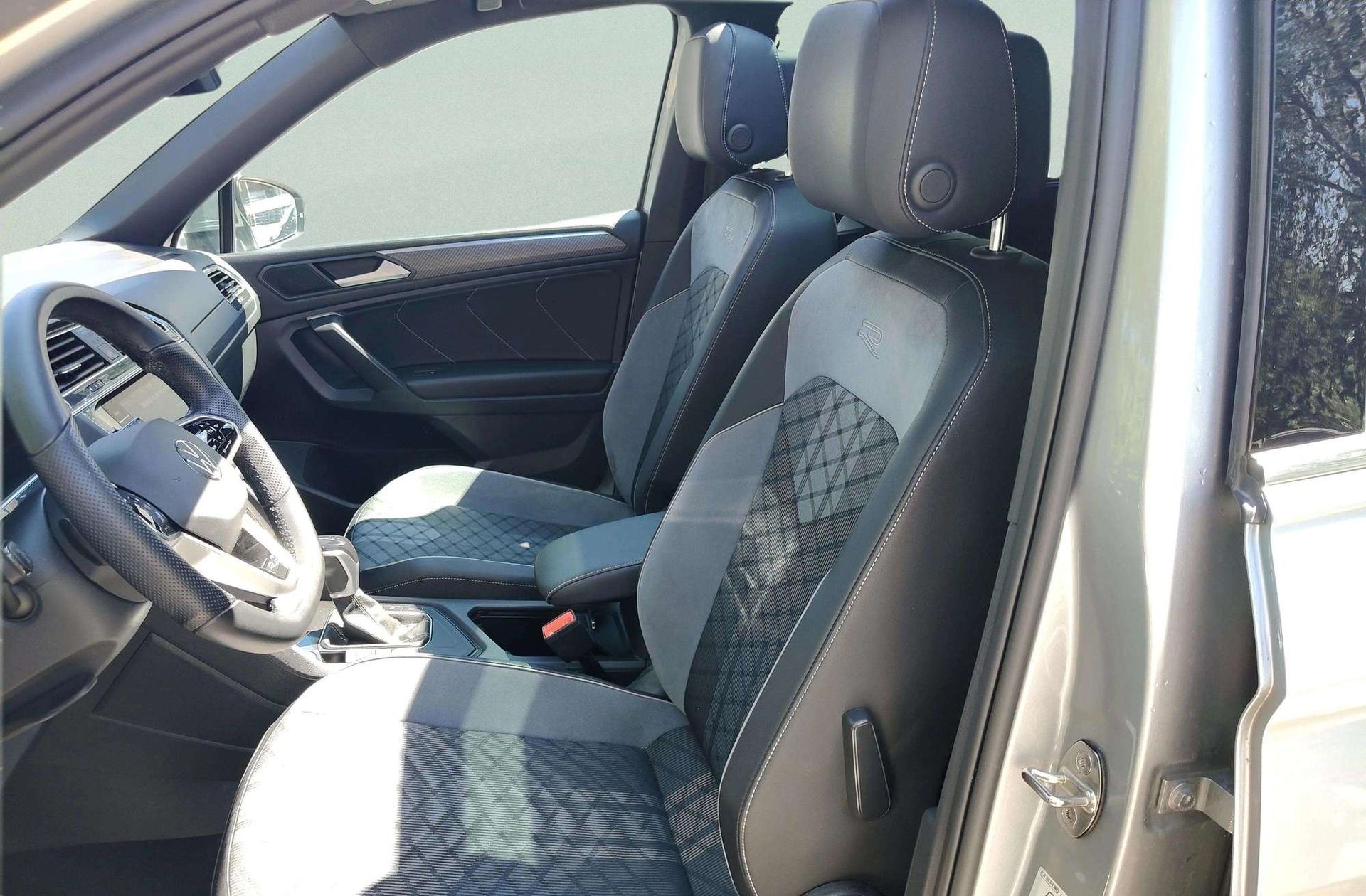 Volkswagen Tiguan Allspace R-Line 2.0 TDI DSG 7 plazas - foto 16