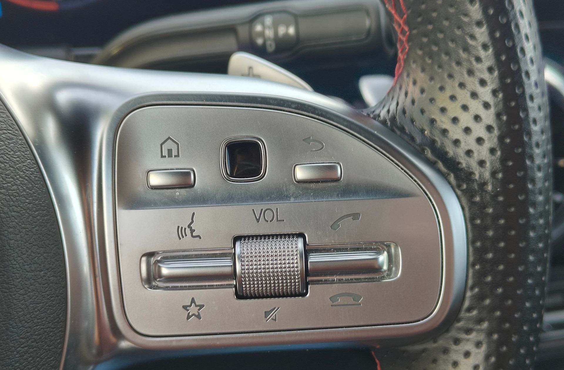 Mercedes-Benz GLA 200 - foto 29